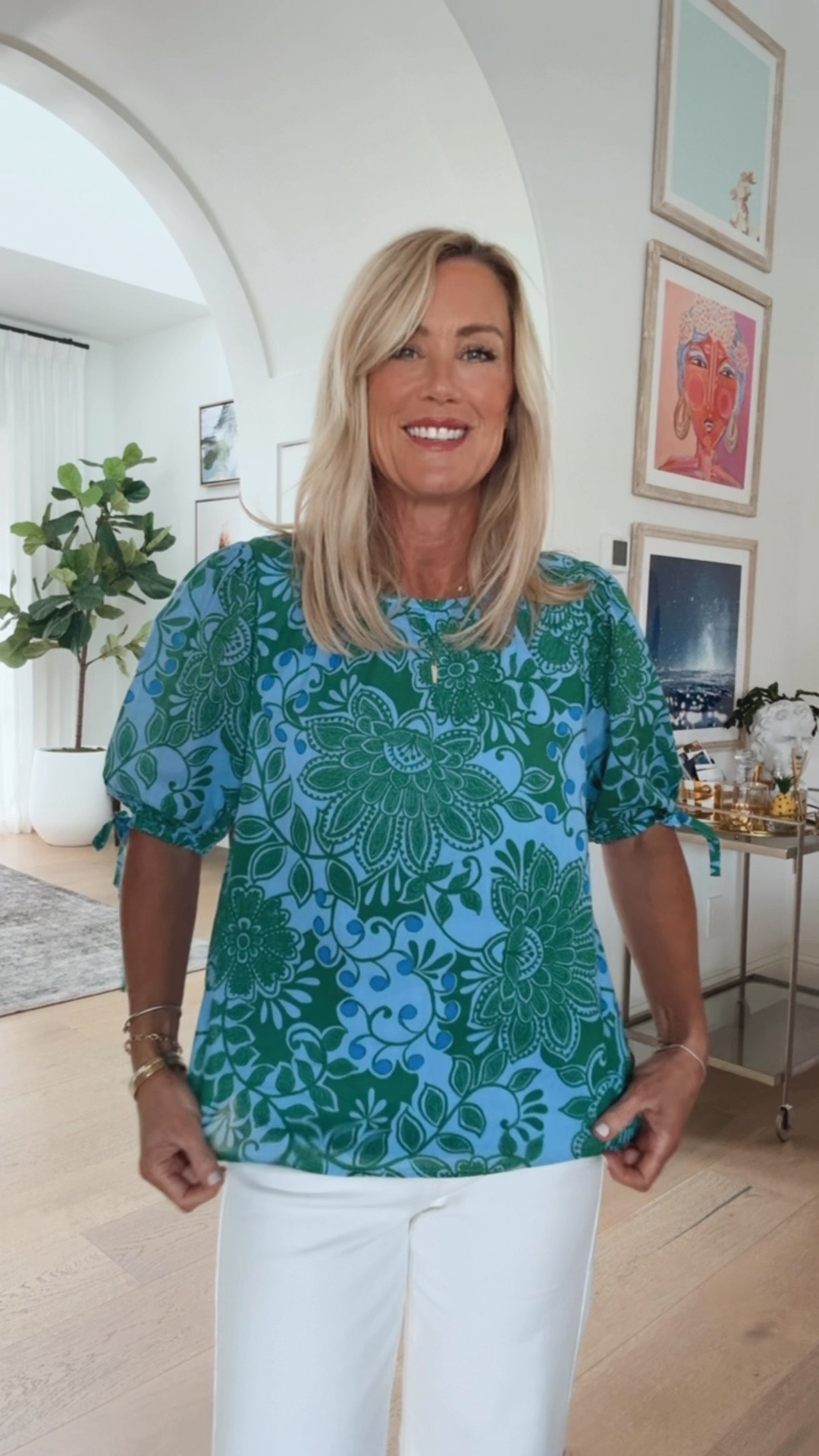 Can’t get enough of these new Avara tops! 

Top: XS
Jeans: 25 (size down)

#LTKSeasonal #LTKgrwm #LTKootd