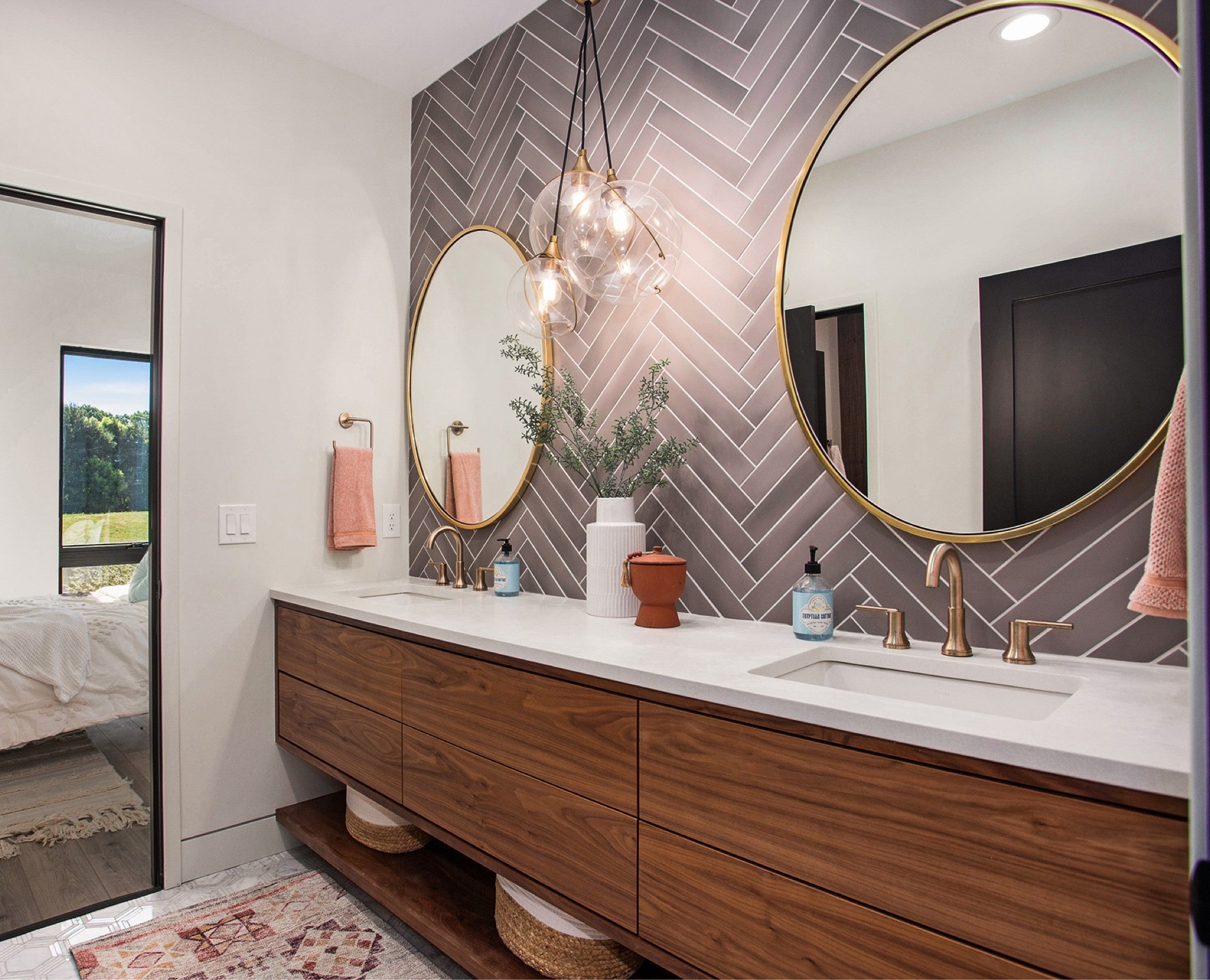 The lighting and accessories are the jewels of this bathroom!😍


#LTKunder100 #LTKhome