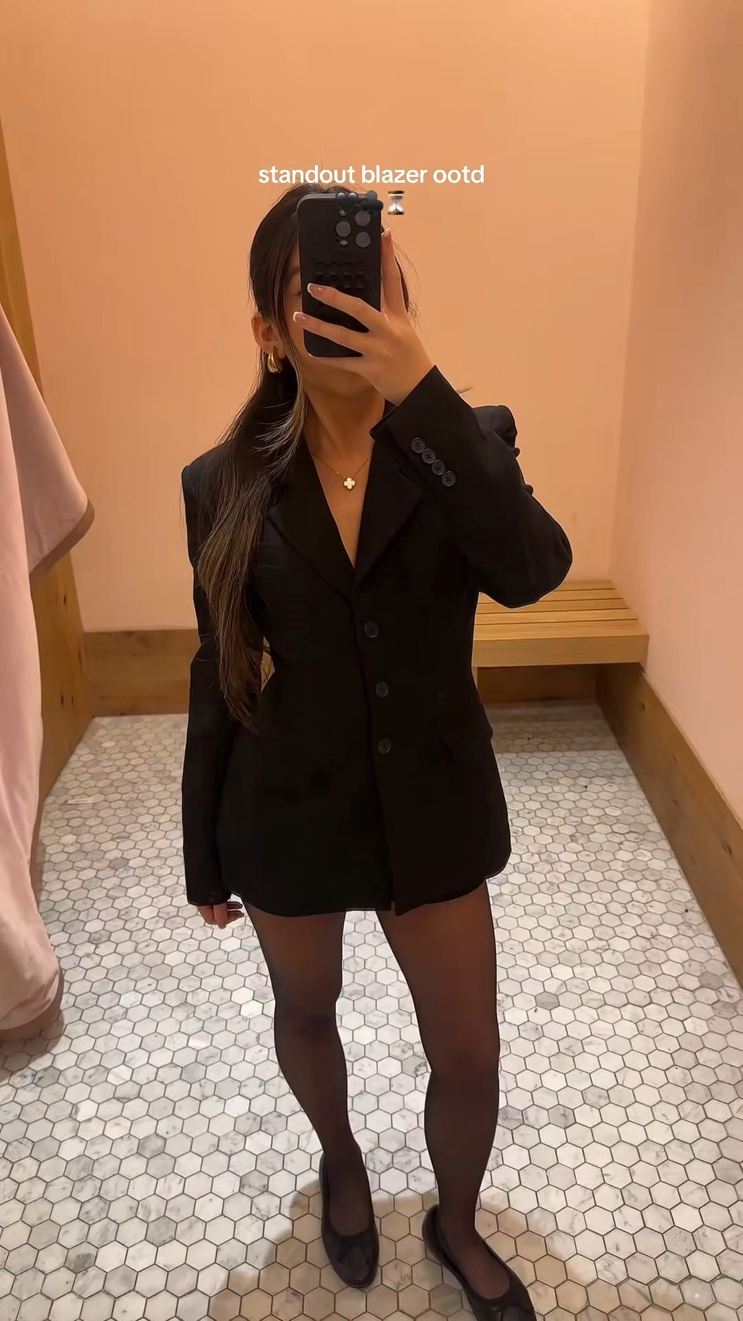 The perfect blazer from Aritzia, a snatched but also professional look🖤

#LTKspring #LTKcanada #LTKFashionMonth