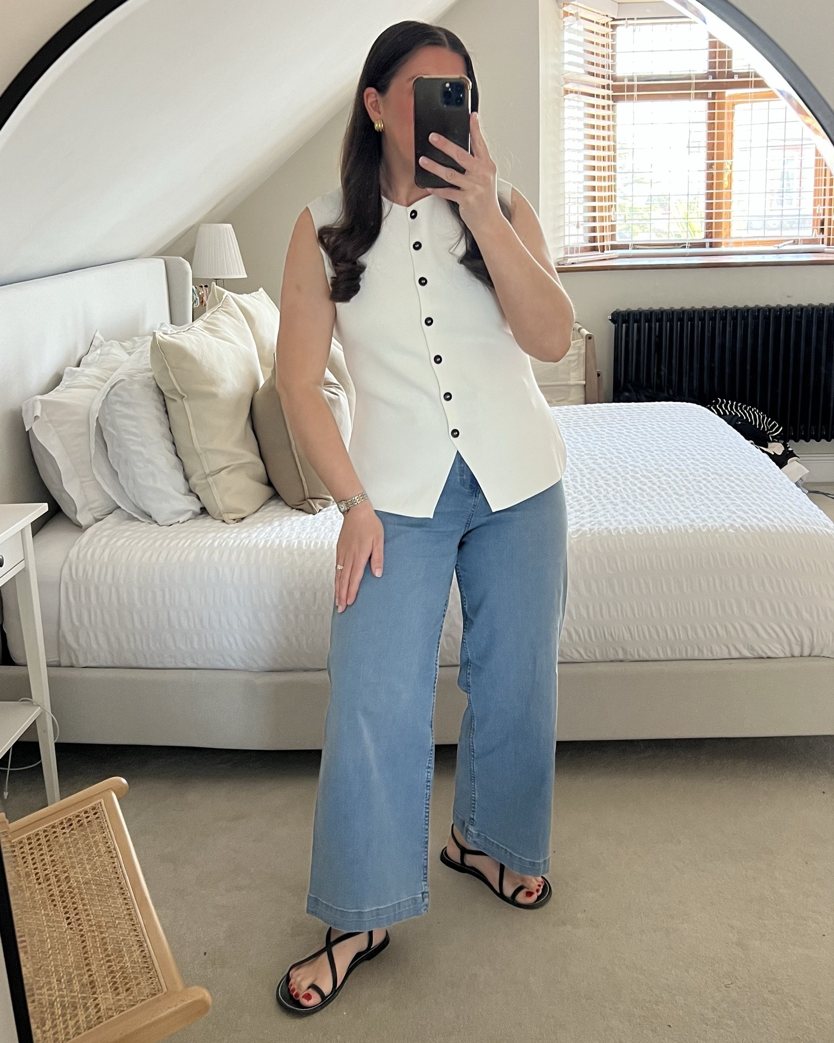 The perfect high rise, stretch denim ankle  grazer jean 😍 I also have them in white. So comfortable 

I wear a M in the waistcoat and a 14 short in the jeans. 