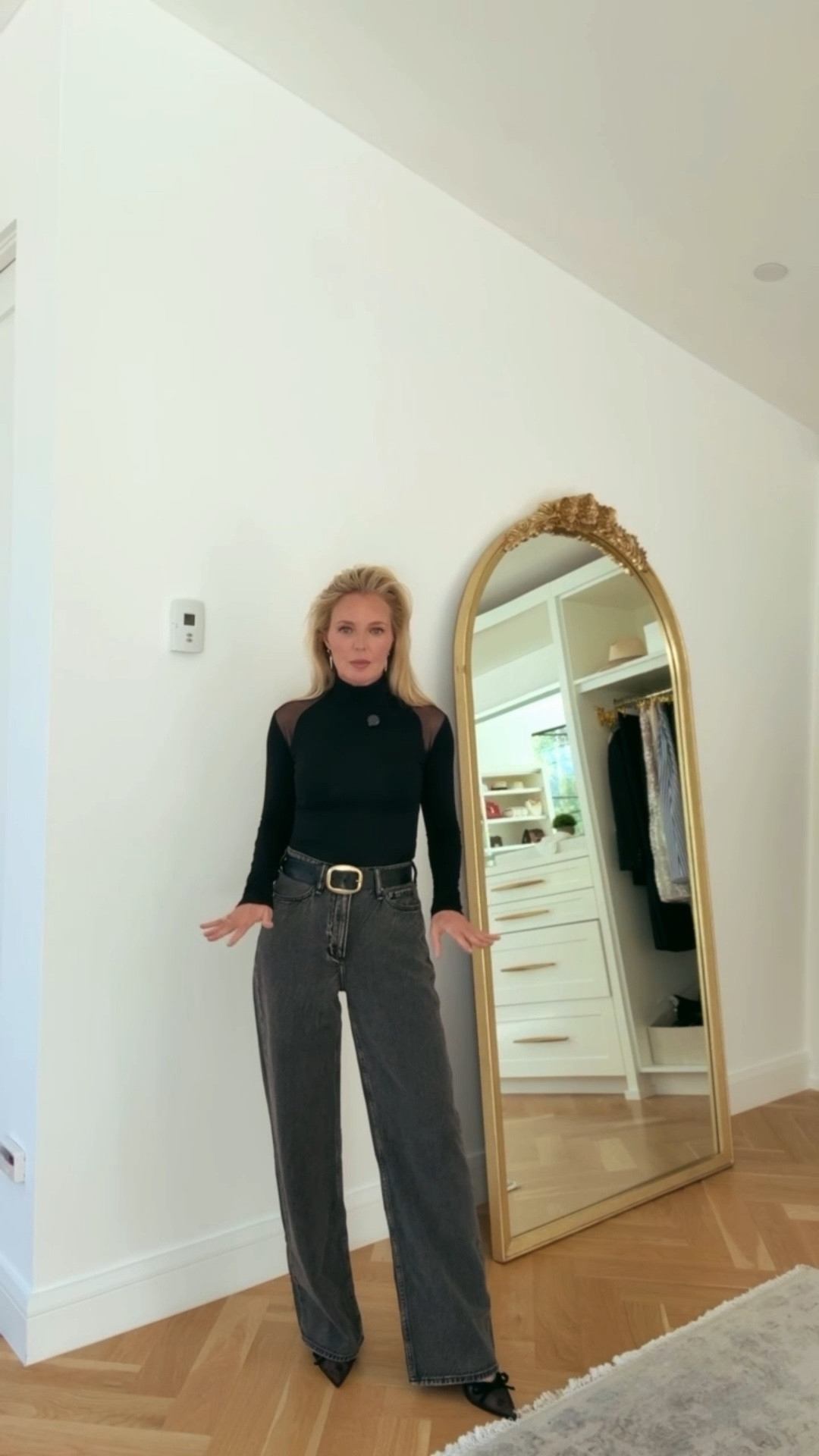 Wide leg jeans are THE denim silhouette to wear this season… and they’re not going anywhere anytime soon. Which I am SO excited about! If you’ve been hesitant to try them, let me reassure you— the right pair of wide leg jeans will not only be incredibly flattering, but after years of squeezing into skinnies…they’ll be like putting on a sigh of relief in pant-form. 🙌🏻

This pair is SO comfy. The fit and drape is incredible. Not too tight anywhere. Size down.

~Erin xo