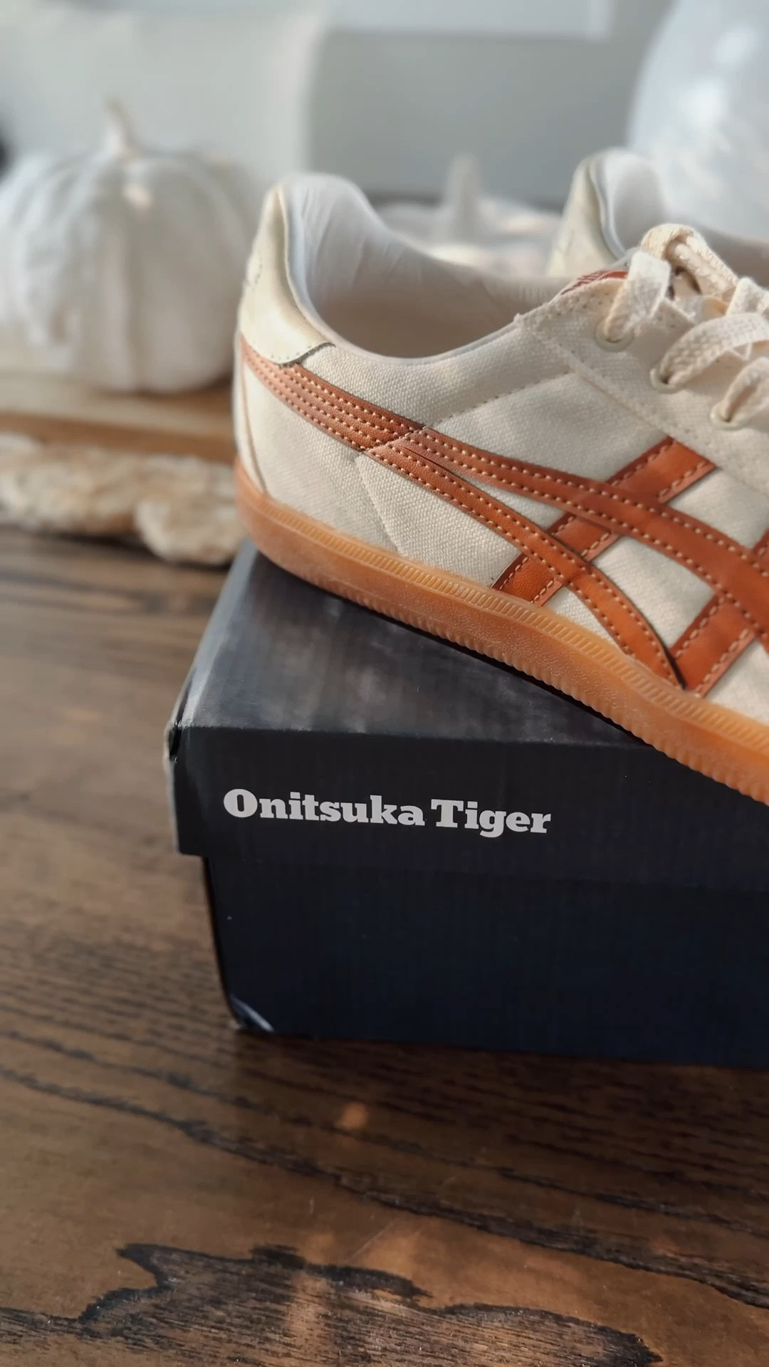 My favorite must have sneaker — I love this carmel color paired with the burgundy & leopard print trends. Also tagging the other colors I’m eyeing. 

onitsuka tiger - cute shoes - shoe trends 


#LTKActive #LTKGiftGuide #LTKShoeCrush