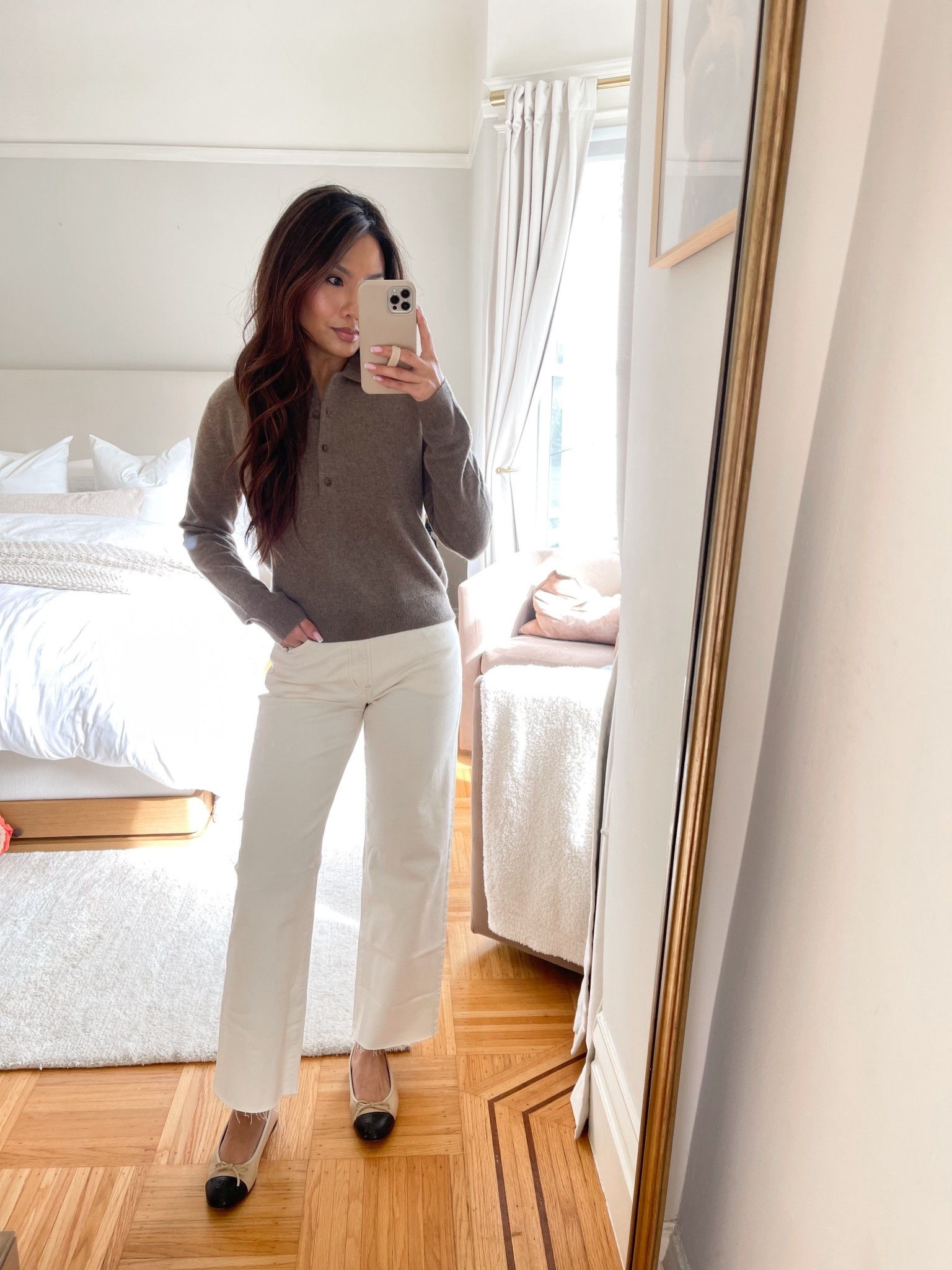 Best off white jeans ever and the softest polo cashmere sweater 

Sizing:
Polo sweater - tts, xs
Jeans - tts, 25 standard in crop style 

#LTKPetite #LTKootd