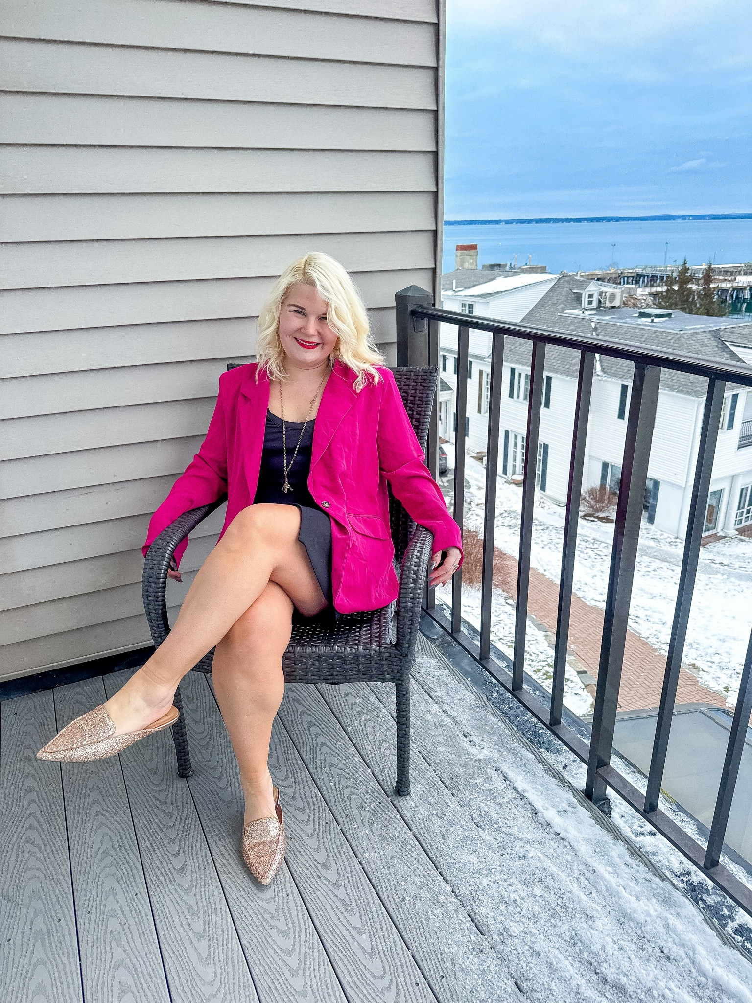 It is friyay my ootd that also works for a night out. 

#LTKstyletip #LTKfindsunder100 #LTKworkwear