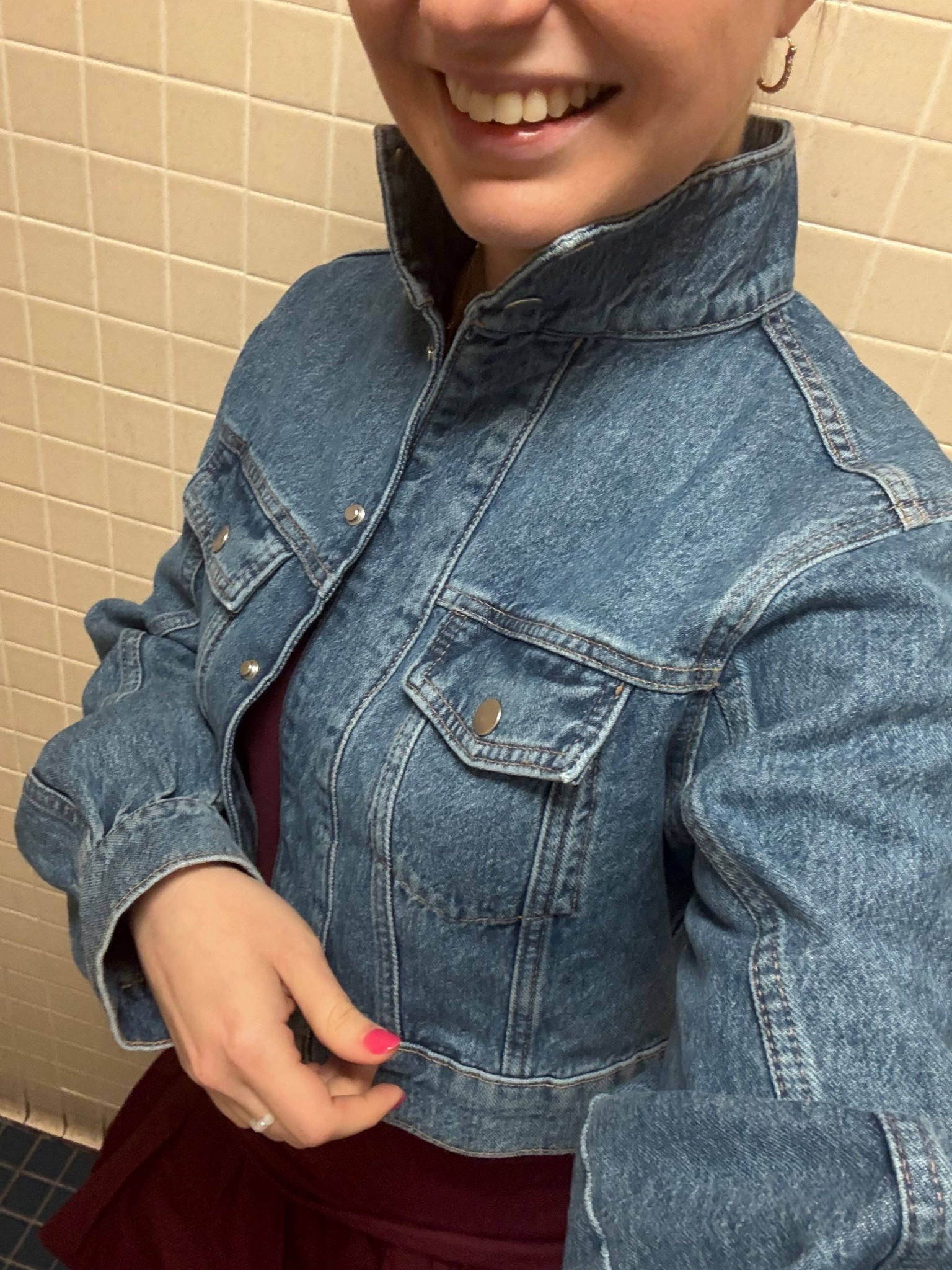 You NEED this cropped denim jacket. Did I mention it’s under $45?! Such a perfect updated spring layer. Runs very TTS—wearing an XS. 

Denim jacket, cropped jacket, layers, layering, modern denim 

#LTKootd #LTKWorkwear #LTKSeasonal