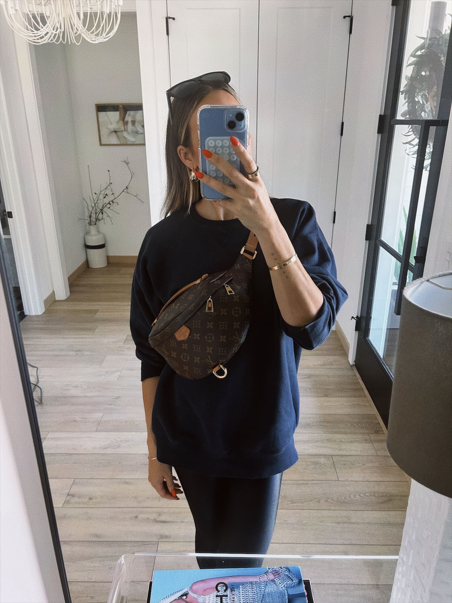 Errands outfit! Been living in this champion sweatshirt for like week 🤫 wearing an xs in the Takara leggings and a large in the sweatshirt 


Easy outfit/ leggings outfit/ mom outfit/ sweatshirt fashion/ school pickup 

#LTKfitness #LTKstyletip #LTKover40