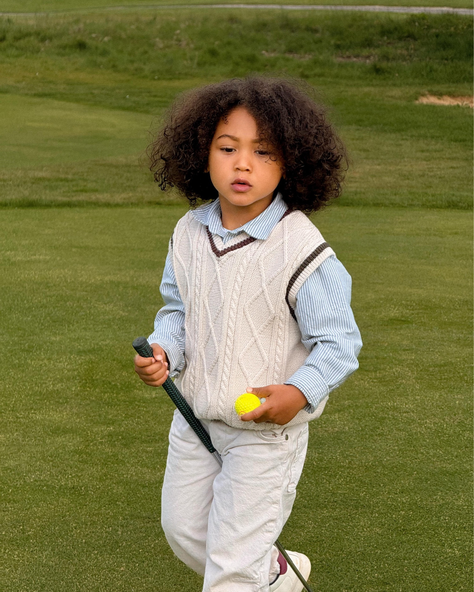 Spend his day on the golf course today being the cool toddler that he is 🏌🏽 

Quick fit check… #ootd #toddlerlife #kidsfashion #kidsgolf
