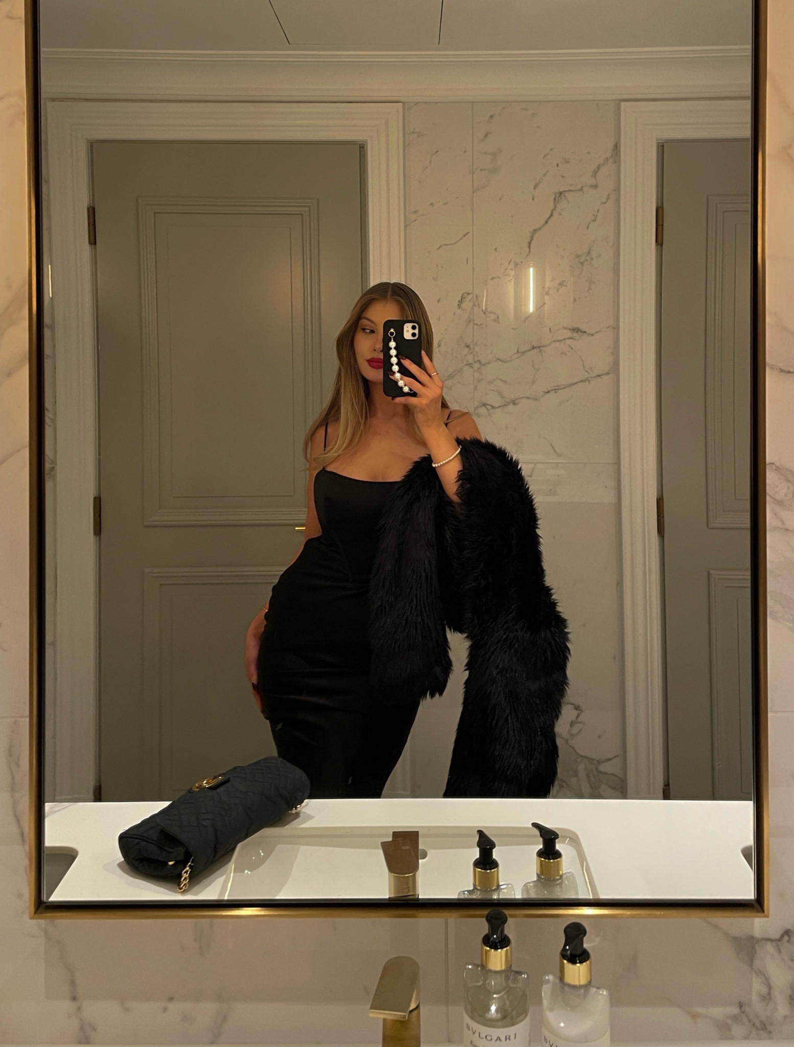 Festive outfit inspiration🖤✨

#LTKSeasonal #LTKHoliday #LTKParties