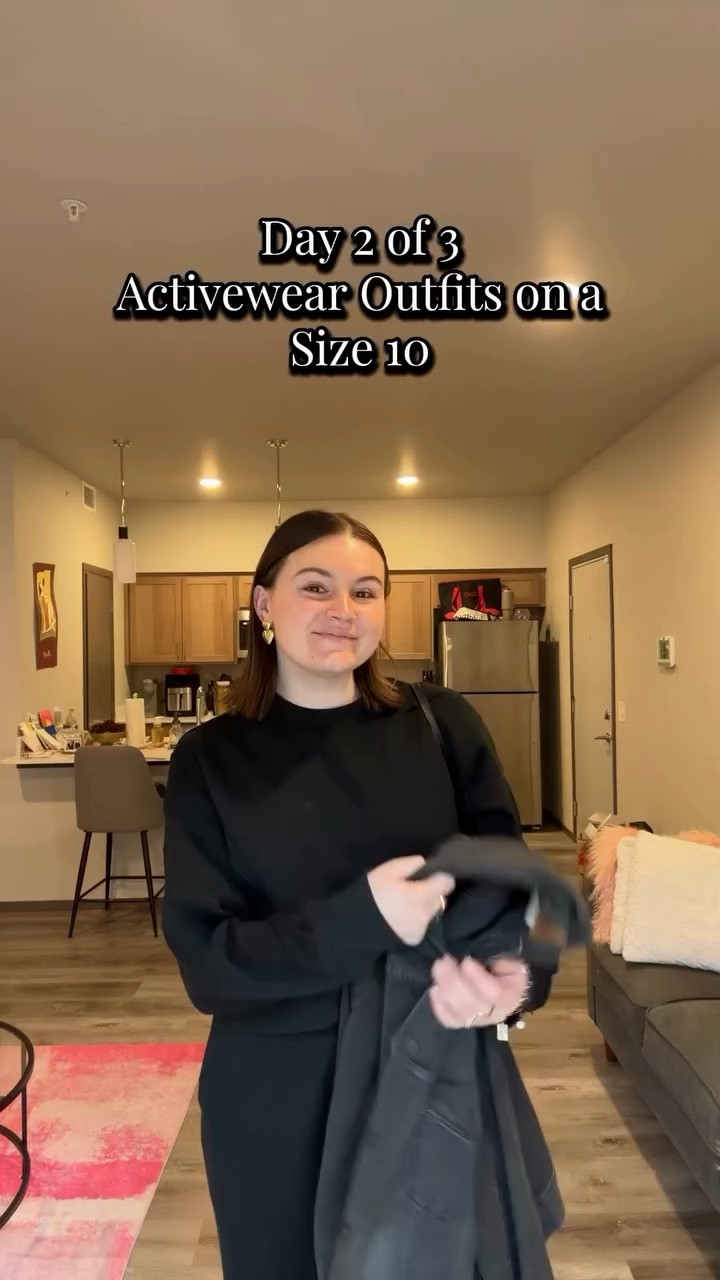 Comment TWO to shop my activewear!

How to look comfy yet stylish in an activewear set! Featuring my favorite sportswear from @abercrombie which has been a staple in my closet for some time. The key to wearing your activewear out and about is to add a third piece and a simple bag!

#matchingset #loungeset #activeset #activewear #size10 #size12