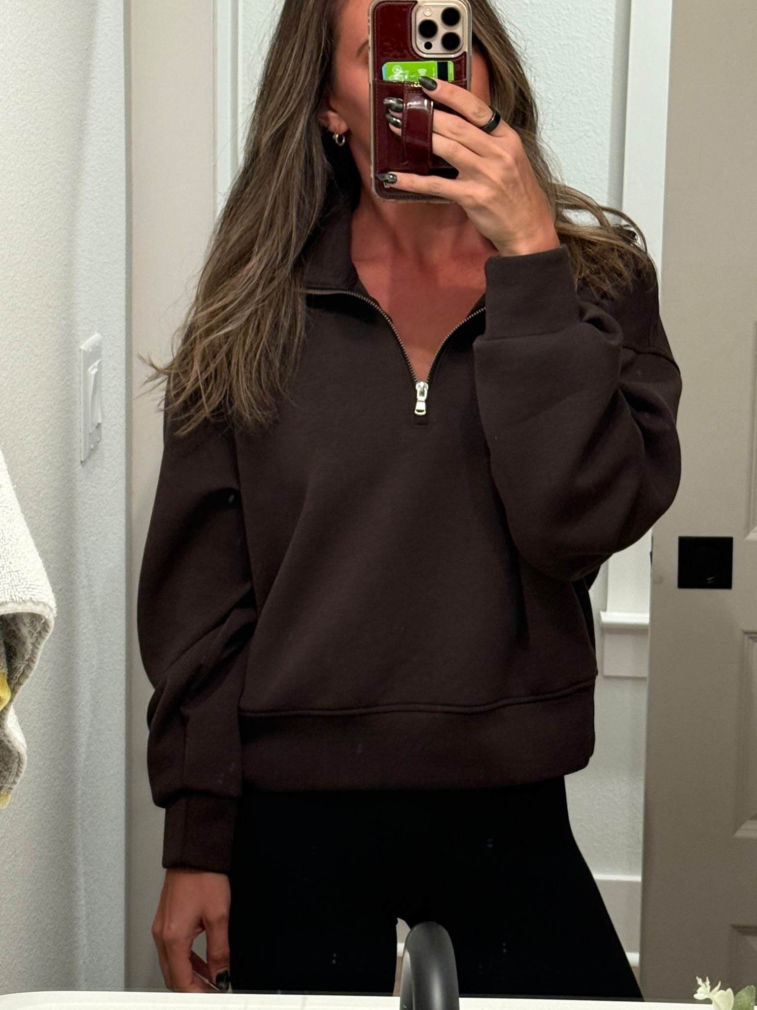 Brown half zip perfect for fall weather 
Small

#LTKActive #LTKU #LTKSaleAlert