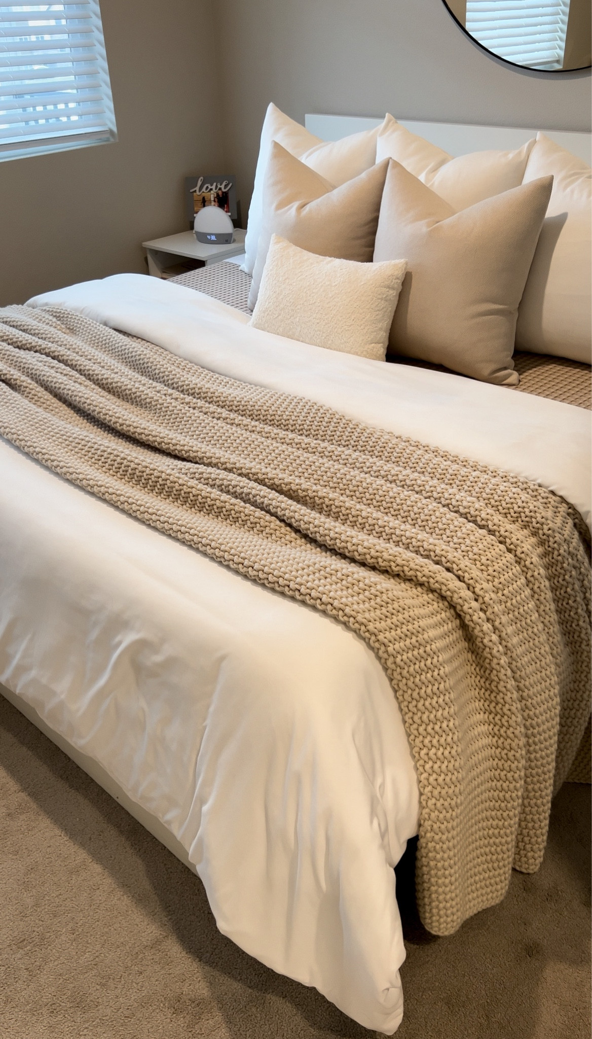 ☁️✨


Bedroom, bedroom decor, bedroom inspo, beds, bed, bed sheets, bed pillows, bed comforter, duvet, home decor, throw blanket, throw pillows, Amazon home decor, Amazon finds, 

#LTKhome #LTKunder100 #LTKstyletip