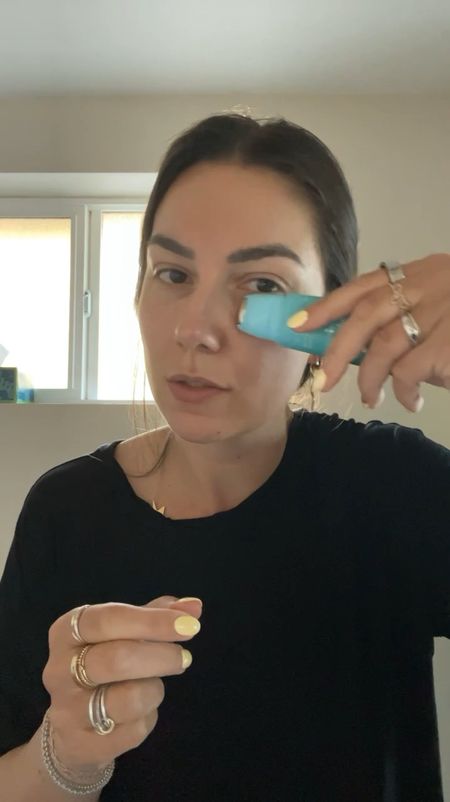 instant depuffing in the morning ☀️ 

eye depuffer, skincare recommendations, skincare tips 

#LTKbeauty #LTKVideo