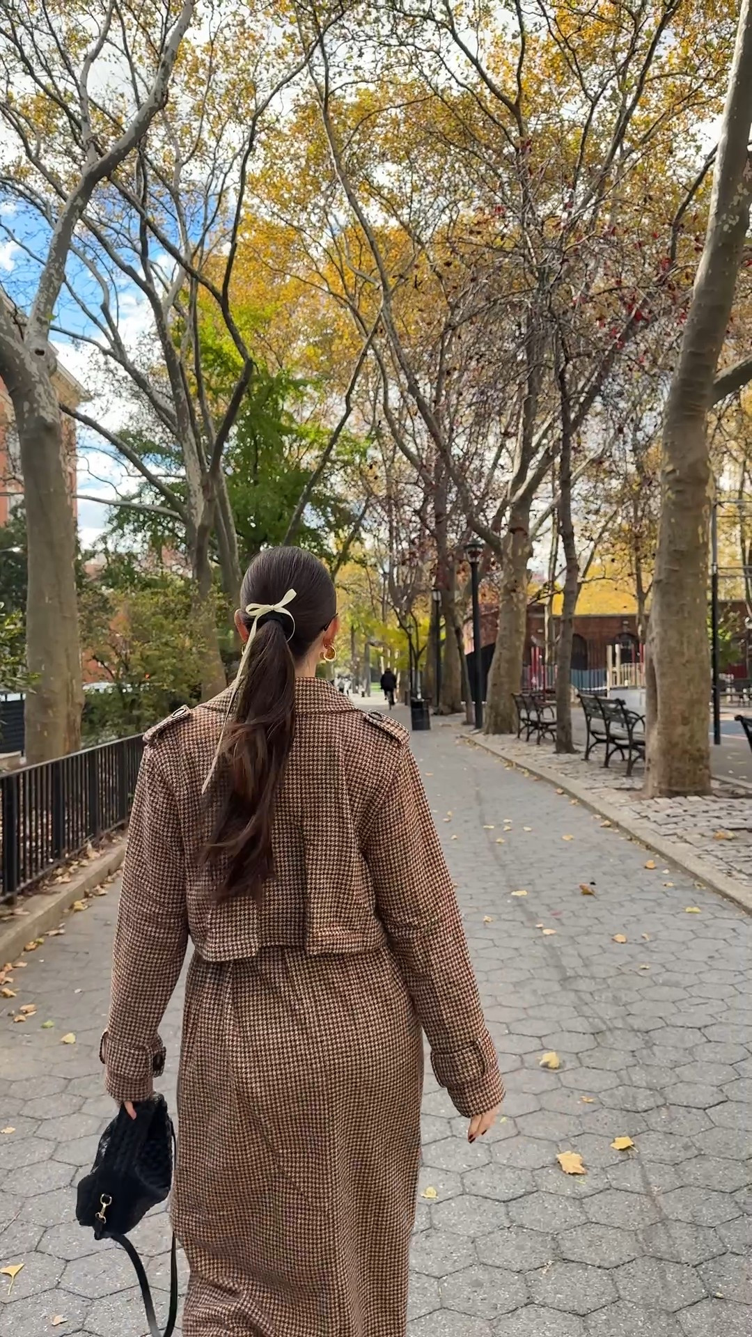 The perfect fall coat 

Houndstooth coat
Trench coat 
Fall jacket 
Coat 

#LTKGiftGuide #LTKCyberWeek #LTKFindsUnder100