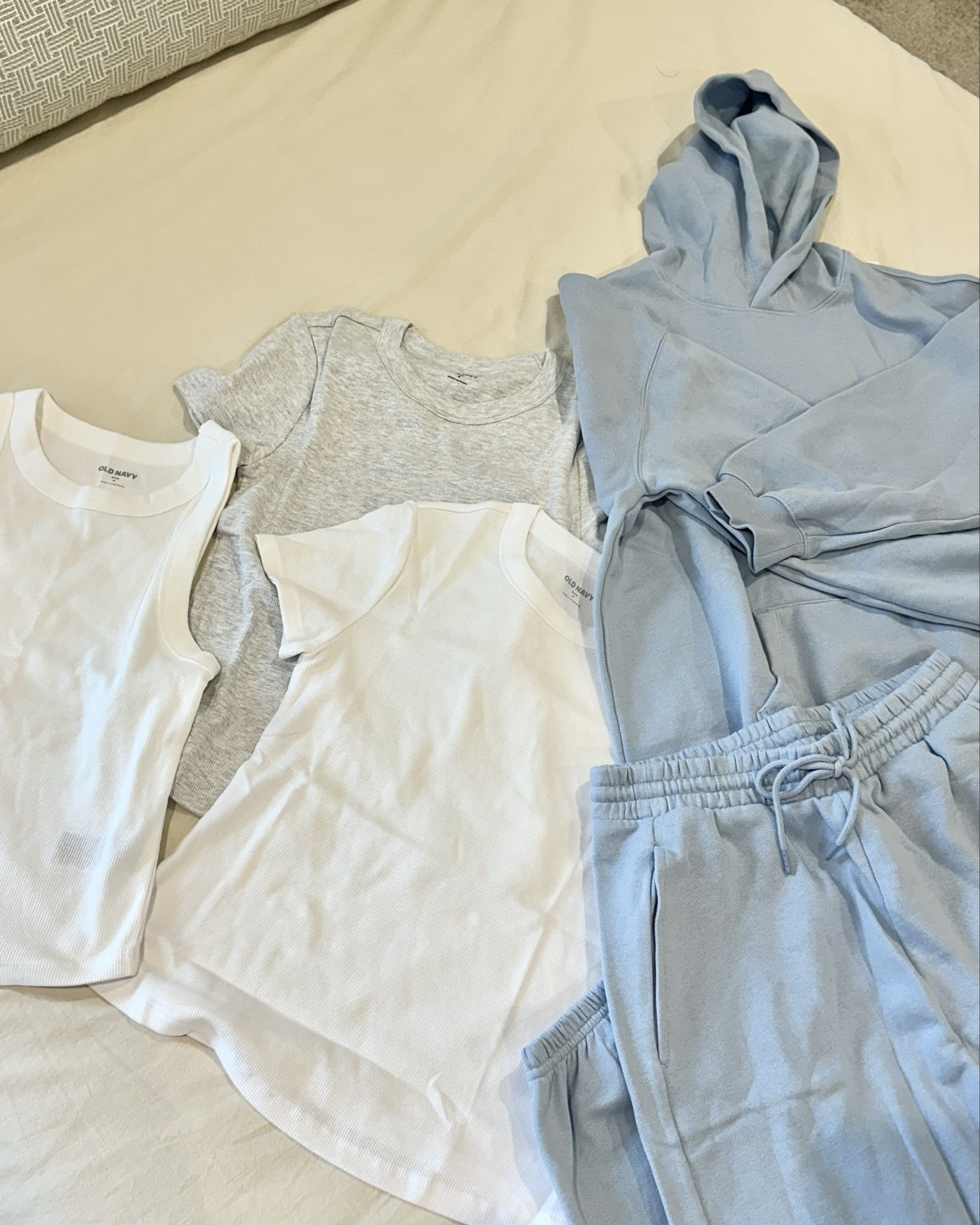 Old Navy Basics Mini Haul

#LTKTravel #LTKFindsUnder50 #LTKStyleTip