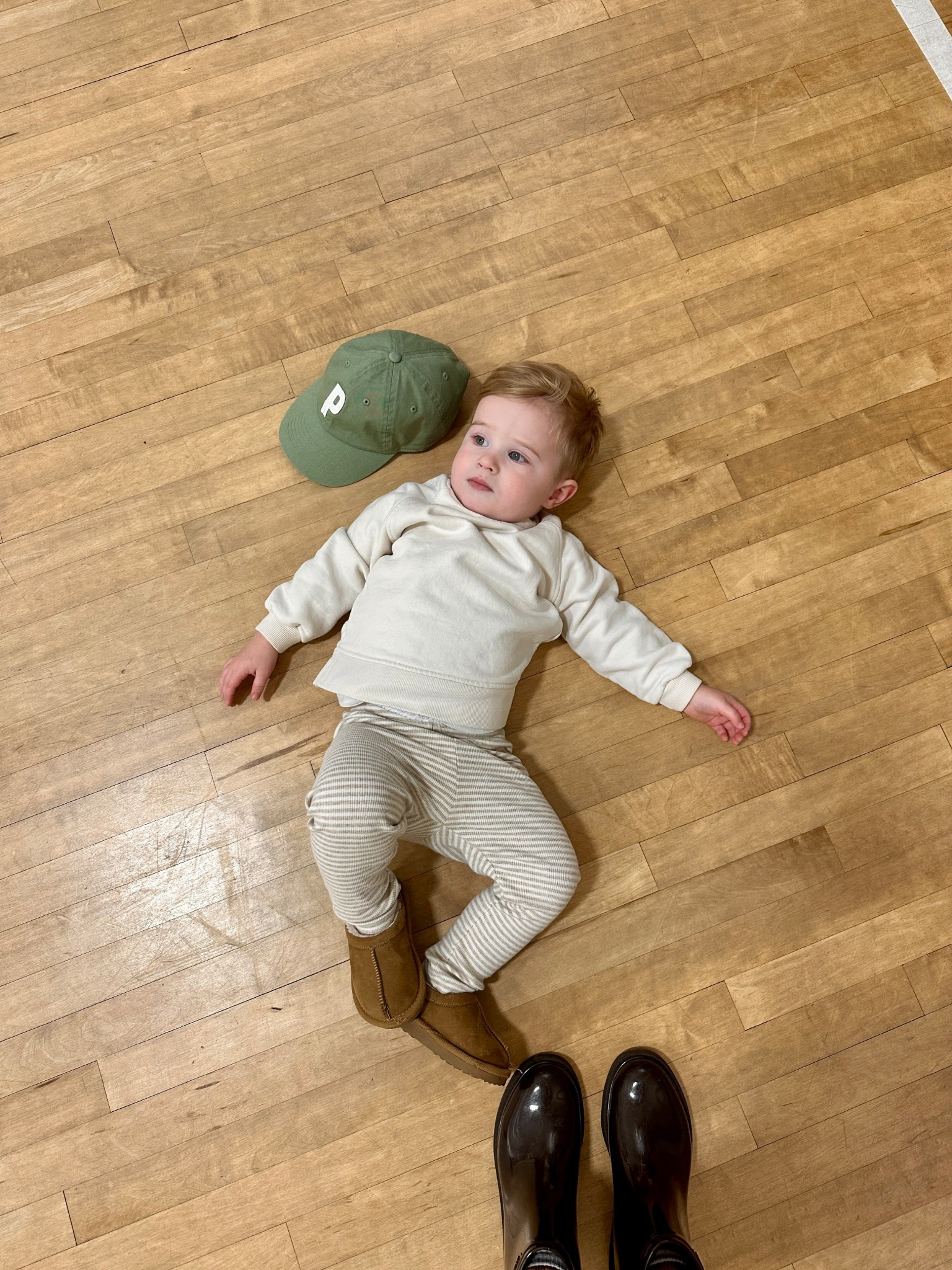 Tantrum fit check! Loving these adjustable waist leggings from H&M that came in a 2-pack! Tossed his perfect toddler hat from ReyToZ on the way down  

#LTKmomlife #LTKBaby #LTKKids