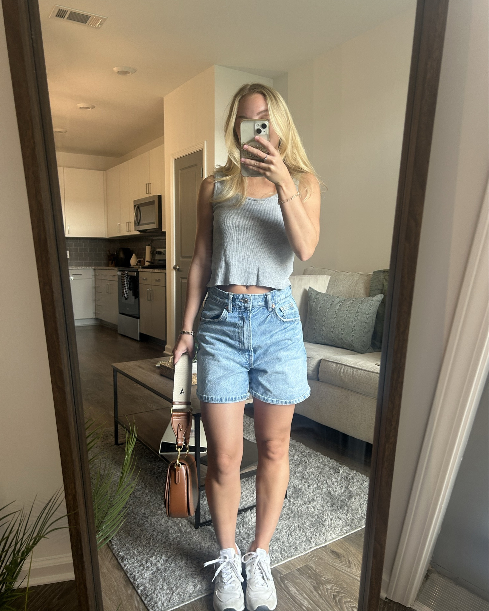 running errands 🏃‍♀️🛍️ I love that I can throw these basics together 


#LTKBeauty #LTKFindsUnder50 #LTKStyleTip