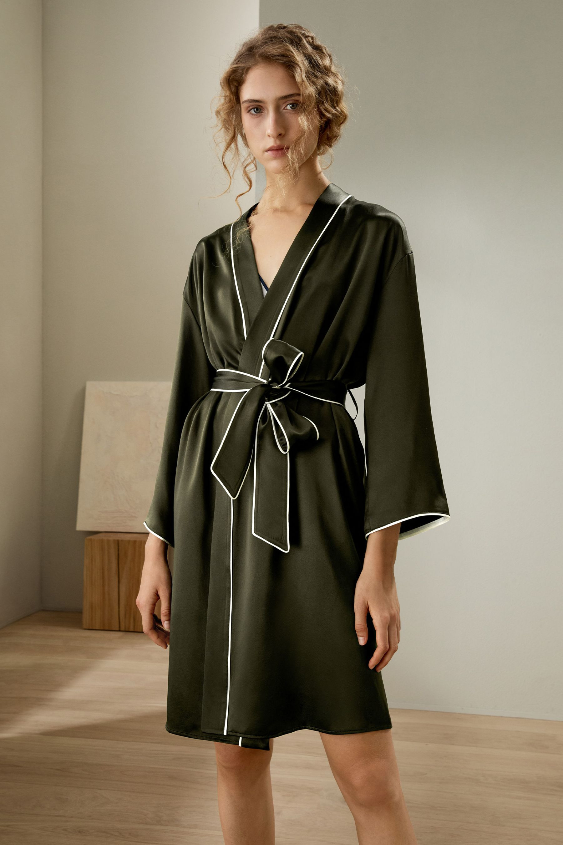 Contrast Piping Long Sleeves Night Robe | LilySilk