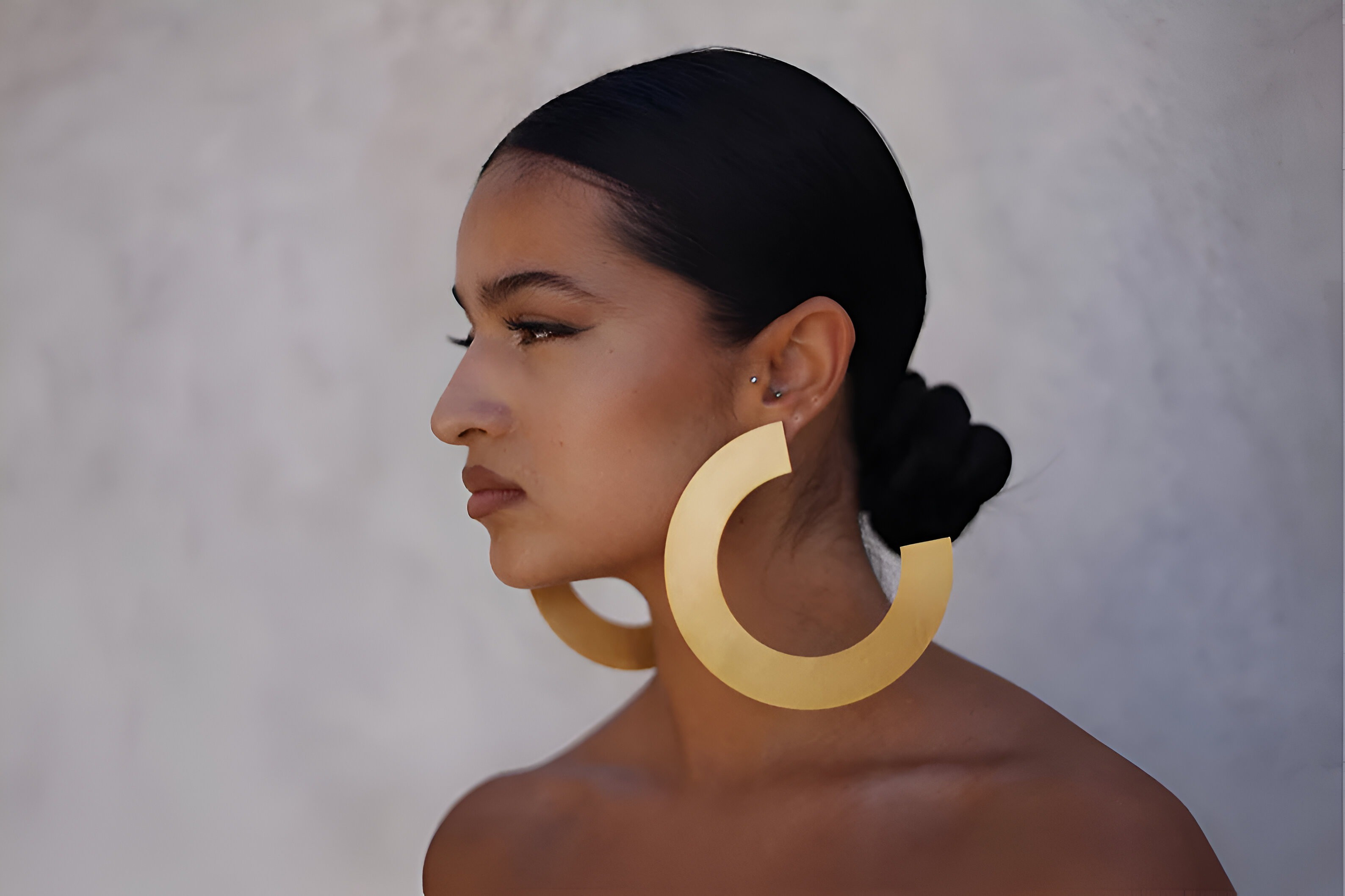 Make a statement! Elevate any look with these stunning large African hoop earrings. Tap to shop! #HoopEarrings #AfricanInspired #StatementJewelry #LTKStyle #MustHave

#LTKU #LTKActive #LTKStyleTip