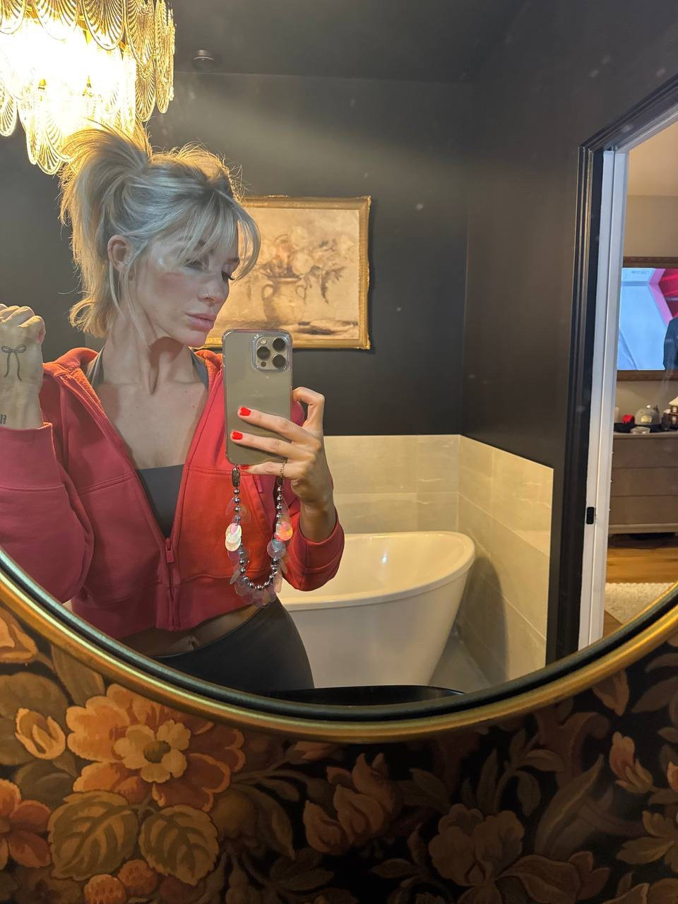 Everyone messages me all the time about this sweatshirt, probably because I live in it 😍 

#LTKstyletip #LTKcanada #LTKfitness