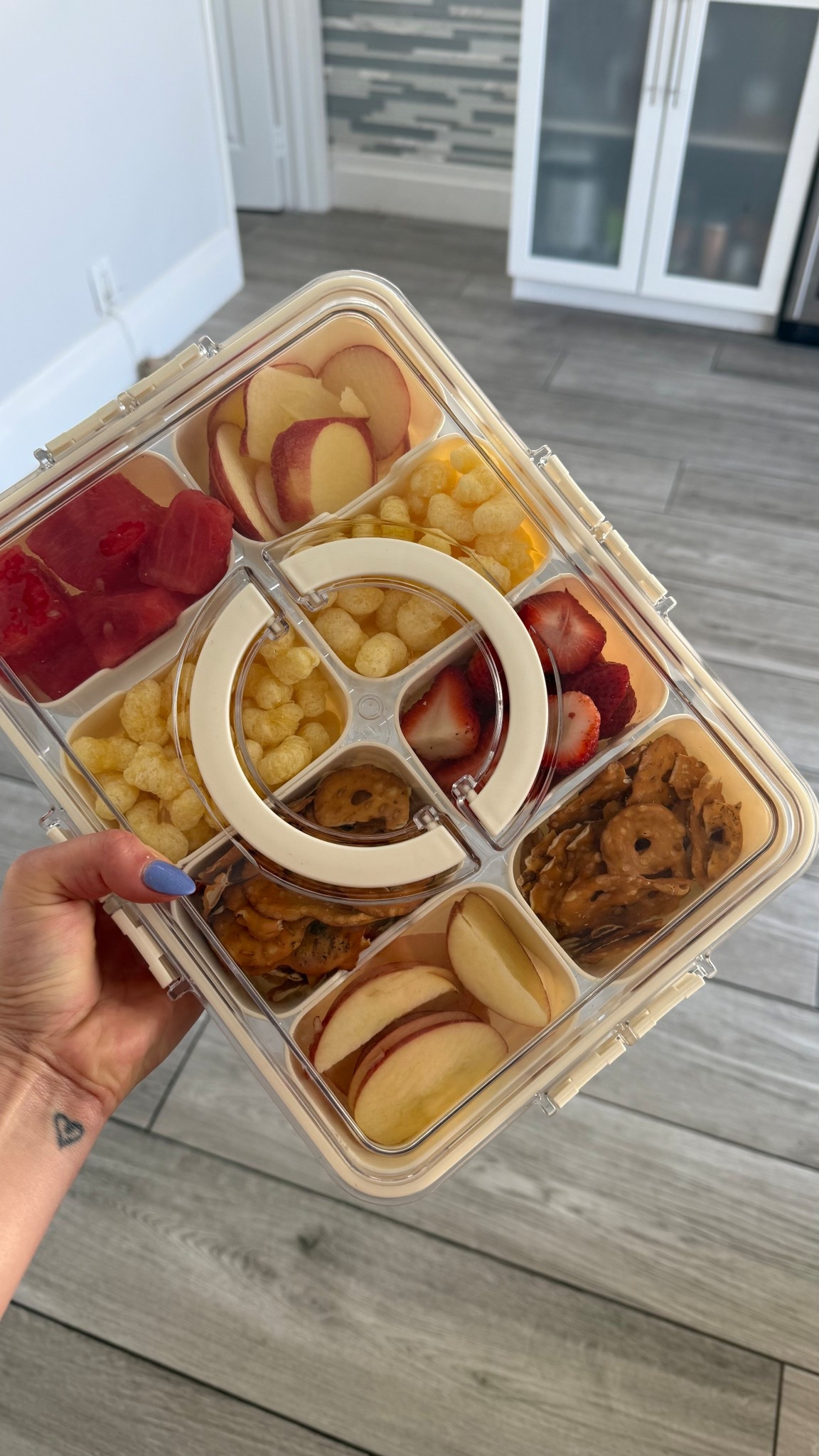 Snack box trip ready ✅ 

#travelitems #amazonfind #travel #shop