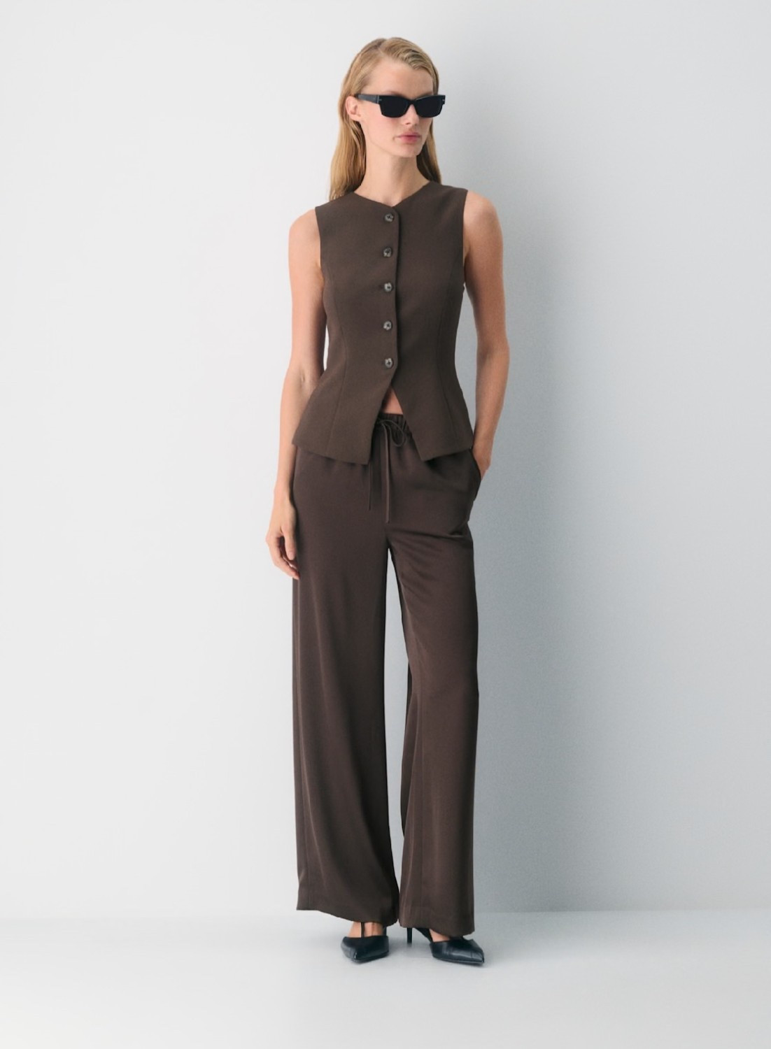 This  mocha colored two piece outfit from Aritzia is such a vibe 🤎 

Just add your favorite accessories for an effortless look 😍

Women’s suit, pantsuit for women, office looks for women, office appropriate, workwear, corporate outfit, Aritzia outfit, Aritzia suit, all brown outfit, mocha mousse, monochromatic outfit, minimalist outfit, minimalist wardrobe, minimalist style, two piece set, fall outfit, teacher outfit 

#LTKStyleTip #LTKWorkwear #LTKNYFW