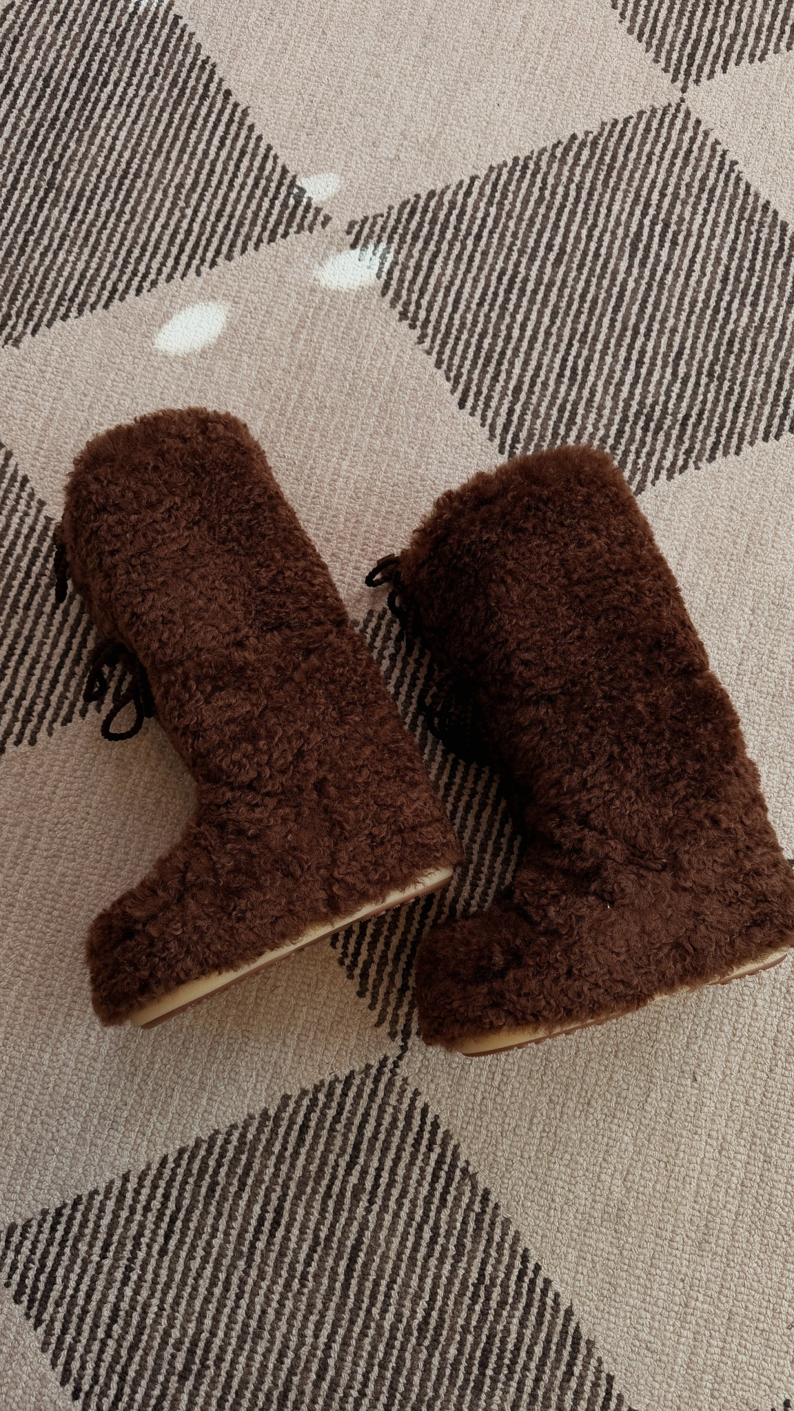 Completely obsessed with my new moon boots! Cannot wait to style them! 

For 24 hours only get 20% off with code: HAPPY20 

#LTKGiftGuide #LTKSaleAlert