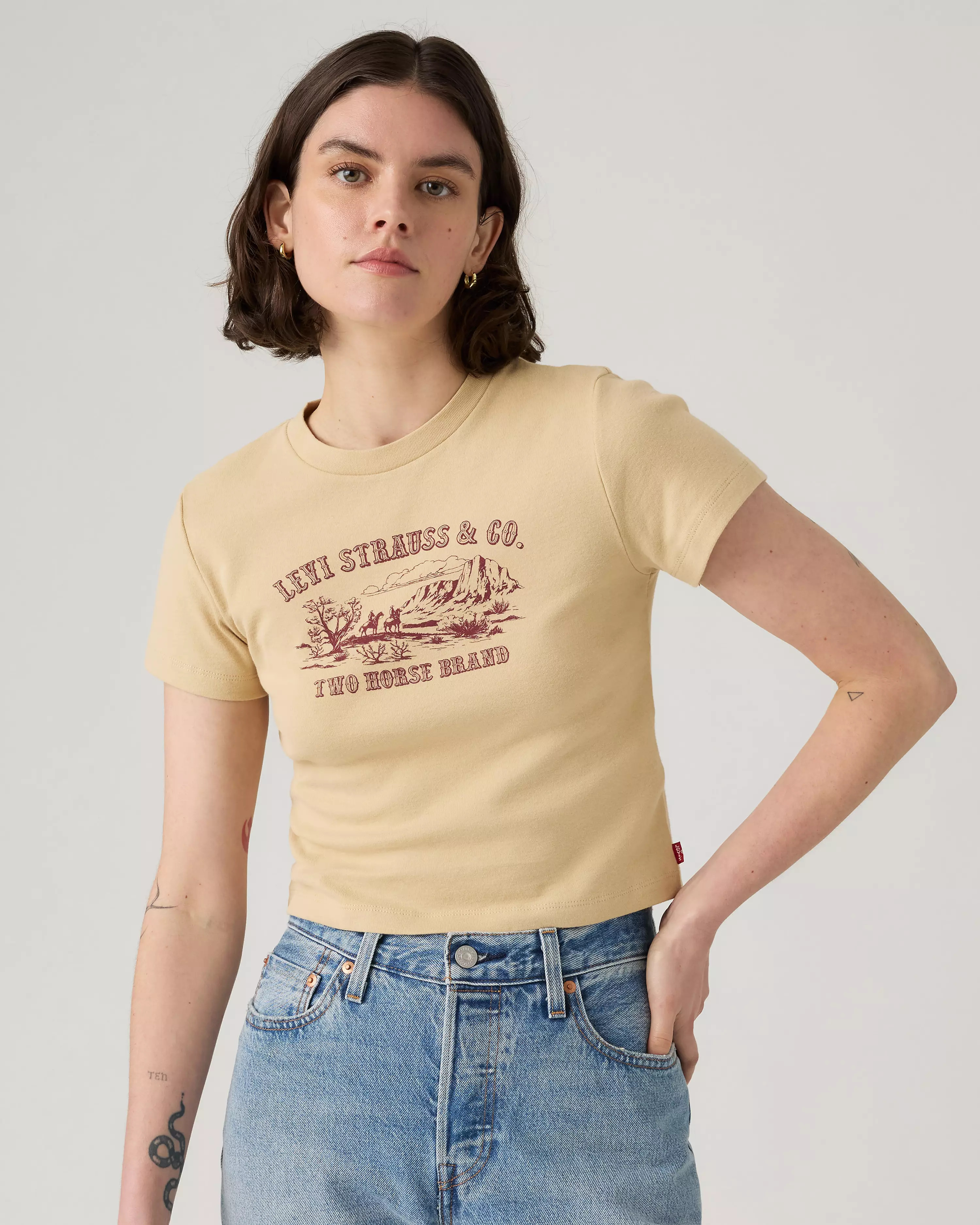 Graphic Essential Sporty Tee - White | Levi's® US | Levi's US