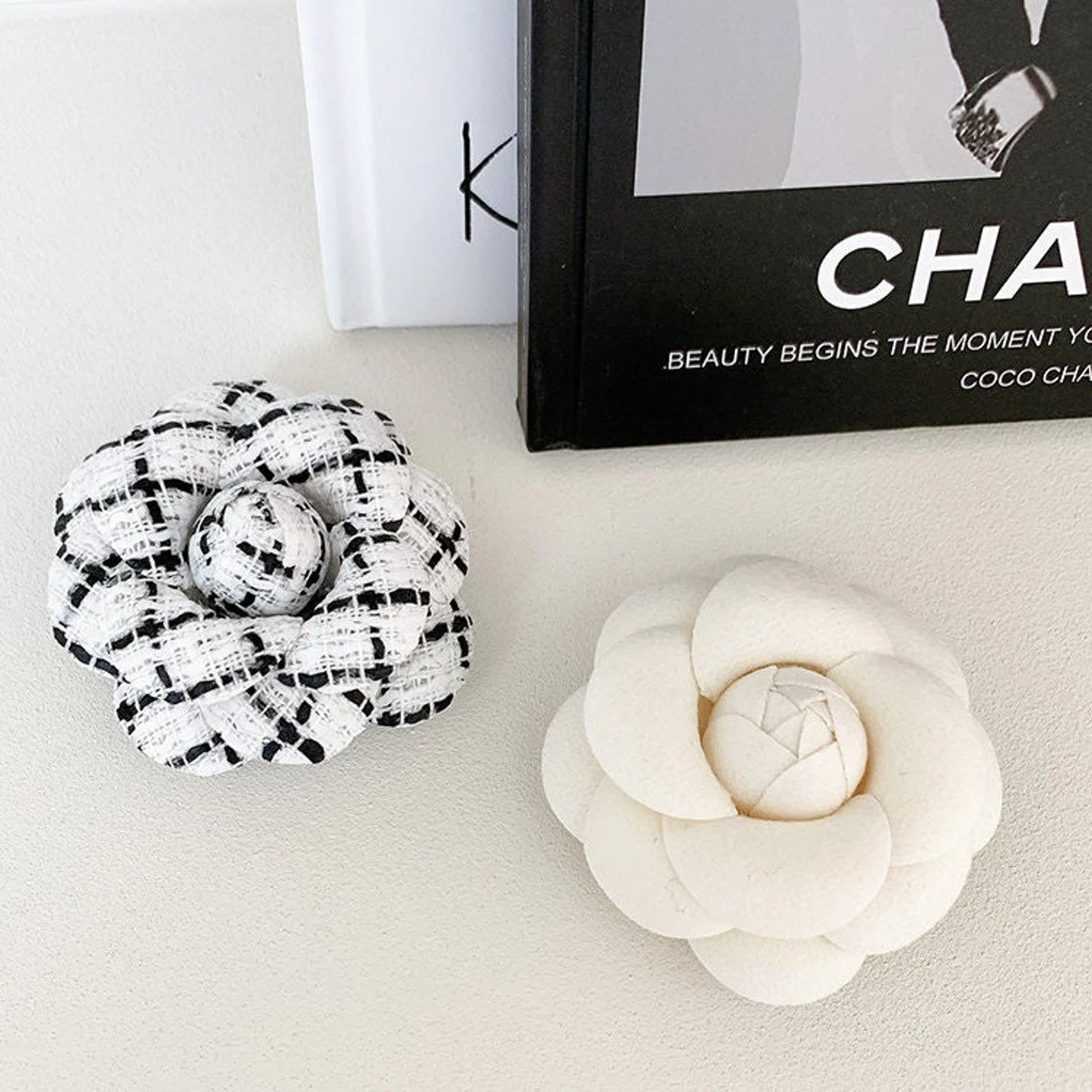 Tweed Camellia Phone Grip Smartphone Grip Griptok | Etsy (US)