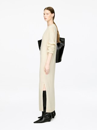 Wollkleid mit V-Ausschnitt – Cremeweiß – Damen – ARKET DE | Arket EU