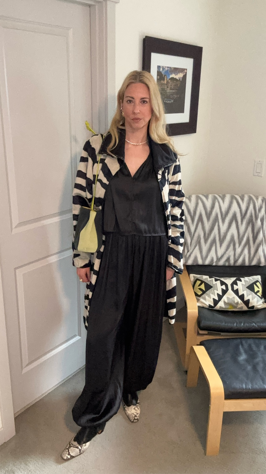 Matching set from H&M
Boots from Amazon
Vintage zebra coat St. John from TheRealReal
Tulip bag from banana republic
Earrings from mango
Tennis necklace from Amazon

#LTKootd #LTKTall #LTKOver40