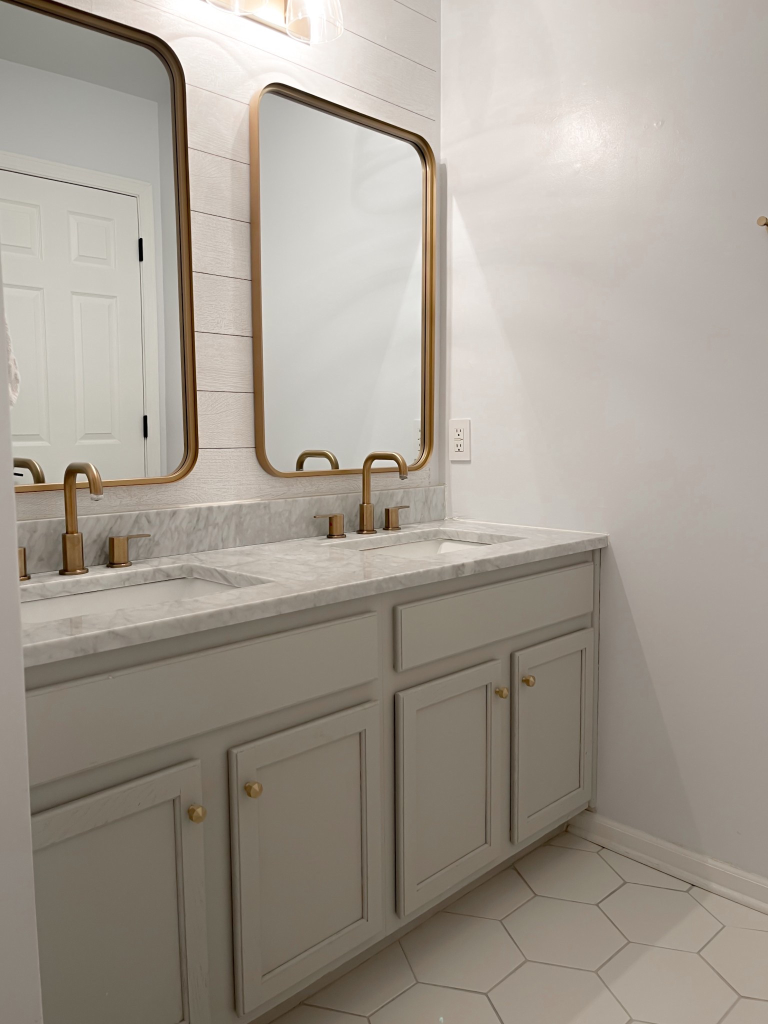 Bathroom remodel accessories 