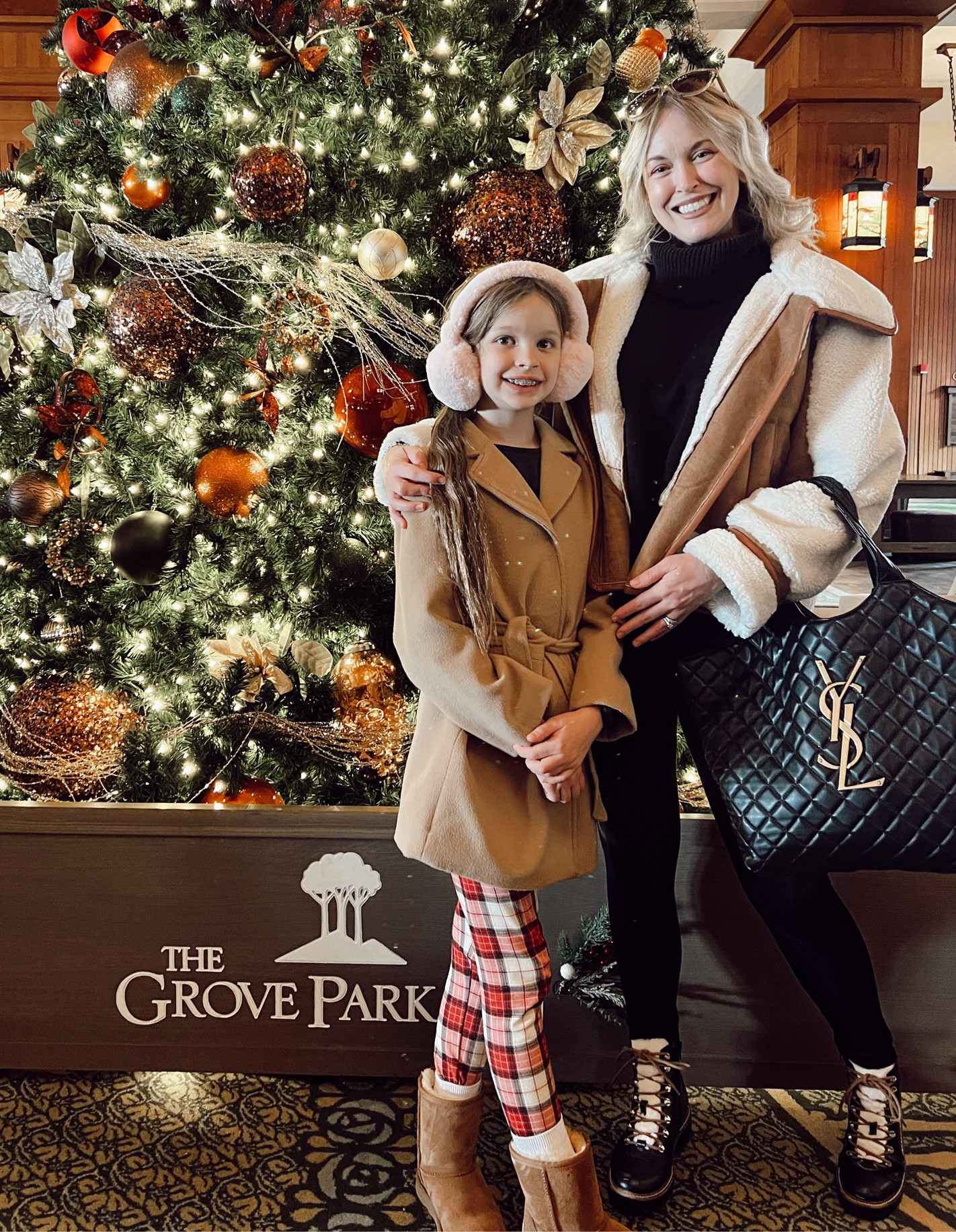 Hi-low for the holidays ❤️💚 Loft Sherpa jacket on sale for under $100. Plaid Christmas leggings under $10. Marc Fisher dupe boots still available for $23! #loft #winterstyle #winteroutfitideas #yslbag #holidaystyle #cozyoutfit #sherpa

#LTKSaleAlert #LTKCyberWeek #LTKSeasonal