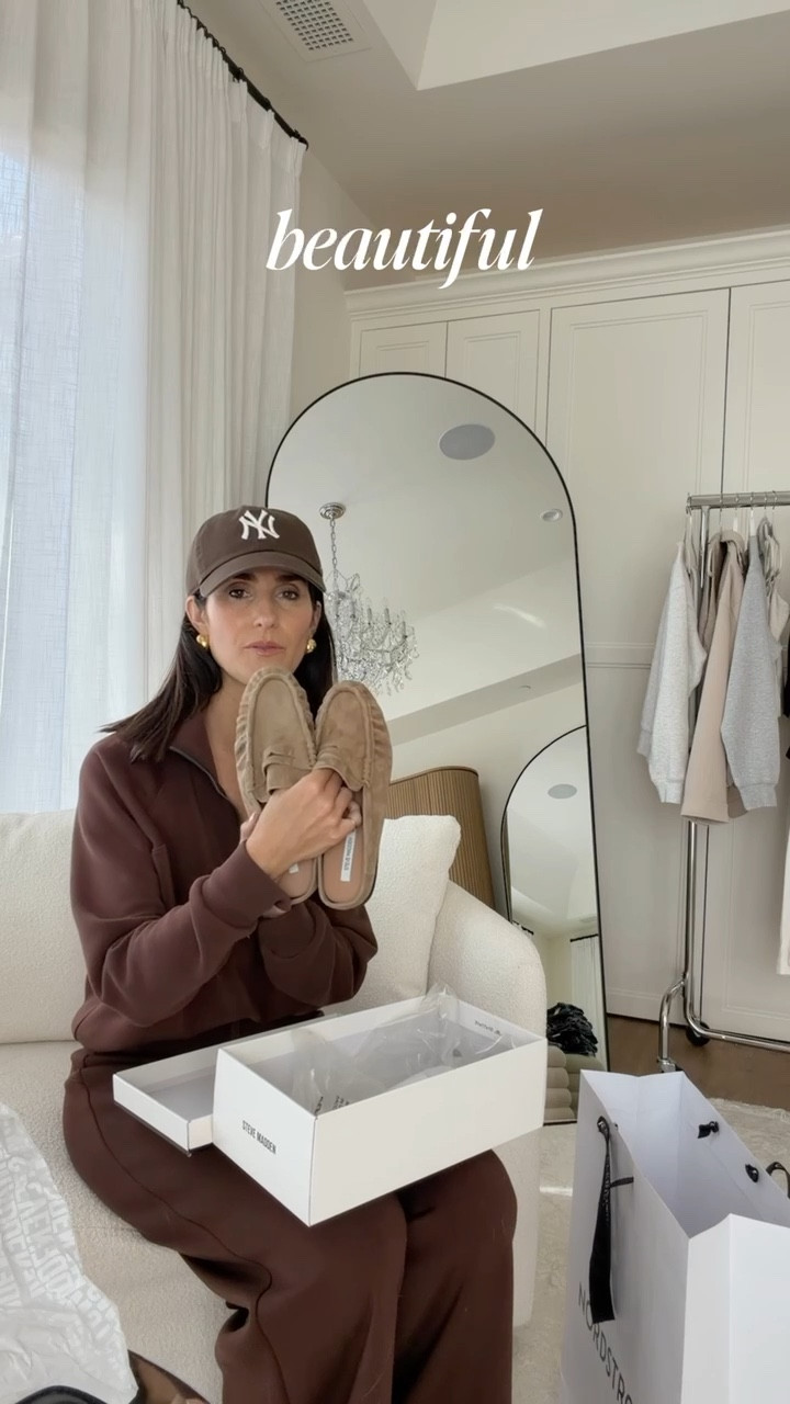 If you love shoes… stop scrolling! Just picked up these pairs that I’m loving for spring! I’m just shy of 5-7” wearing the size small pullover and XS pants #nordstrom #springshoes #stylinbyaylin #aylin

#LTKOver40 #LTKootd #LTKSeasonal