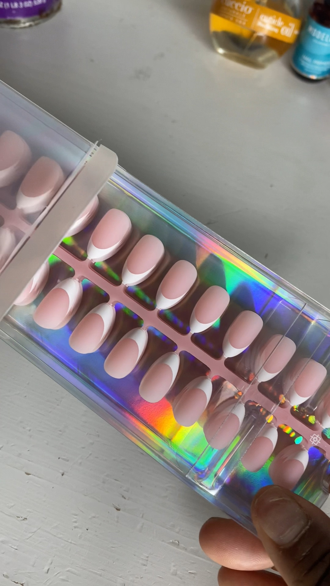 the BEST press one EVER!! #btartbox #pressons

#LTKBeauty #LTKVideo #LTKStyleTip