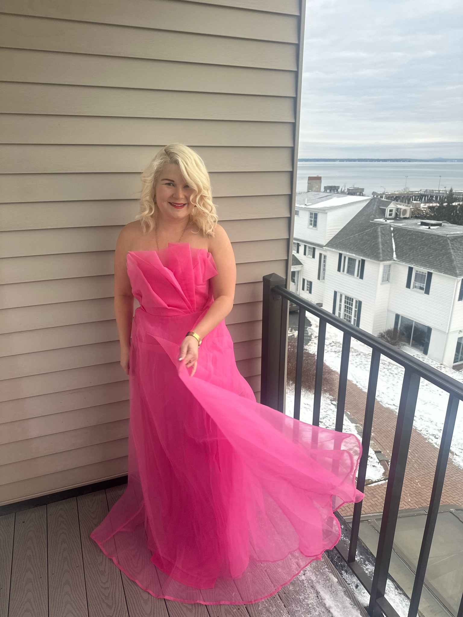 Want to make a splash at your next black tie or party? This tulle dress from Lulu’s is perfect! Fit is true to size. 

#LTKwedding #LTKparties #LTKstyletip