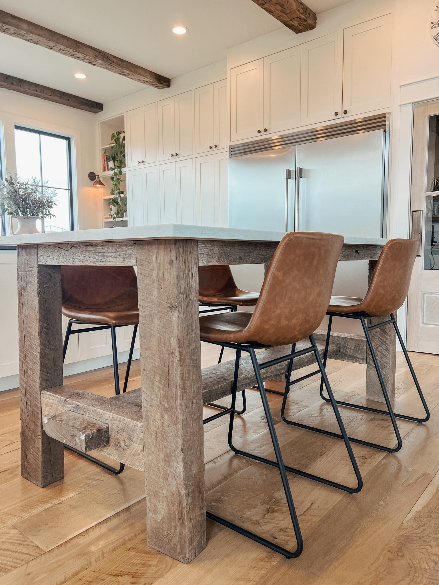 Kitchen stools
Kitchen bar stool
Kitchen island
Kitchen tablee

#LTKHome