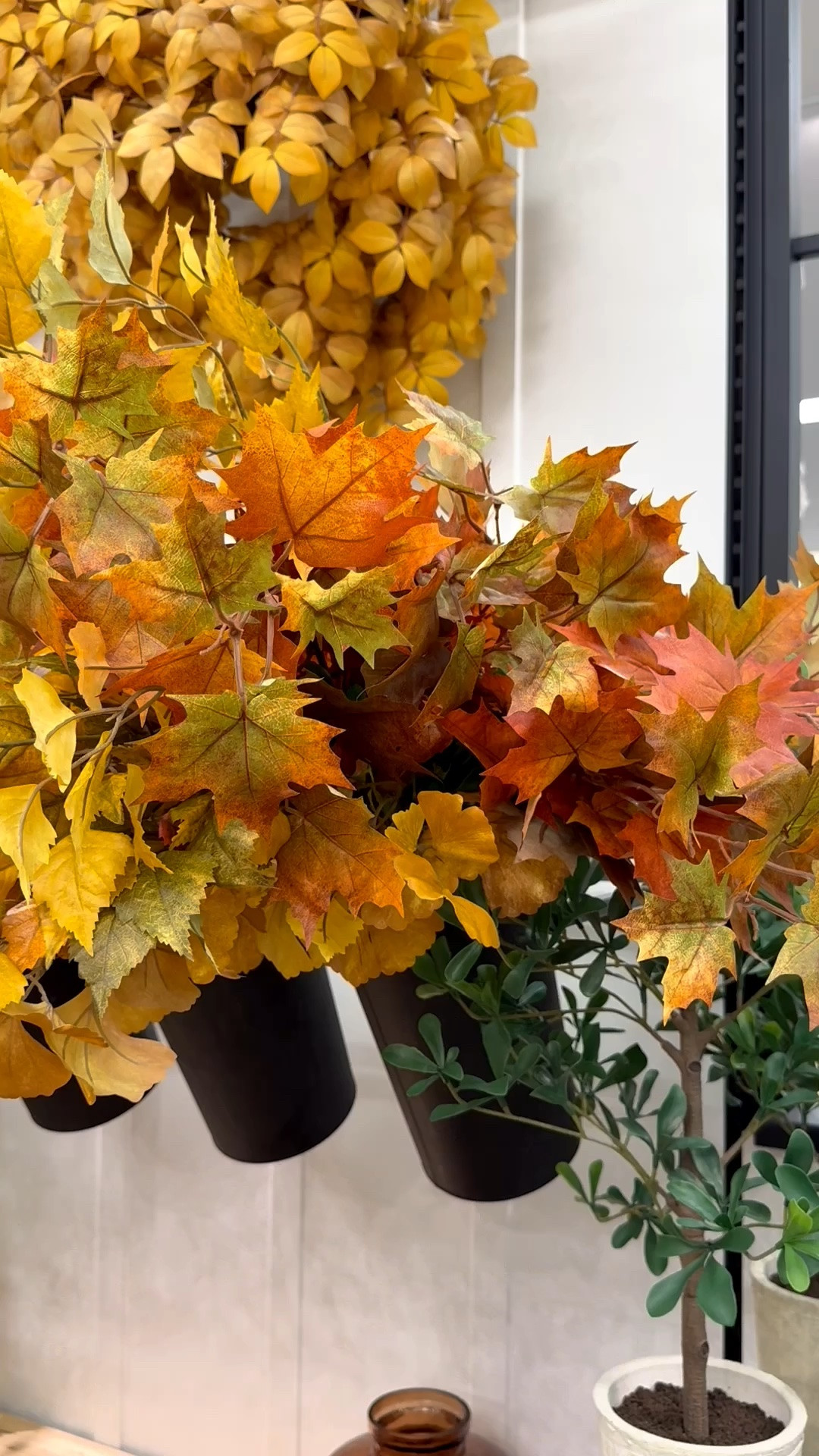 Loving the fall stems, arrangements, and wreaths. So ready for the change of season. 🍂

#fallstems #fallleaves #fallwreath #fallflowerarrangements #target #glassvase #ceramicvase #autumndecor

#LTKHome #LTKSeasonal