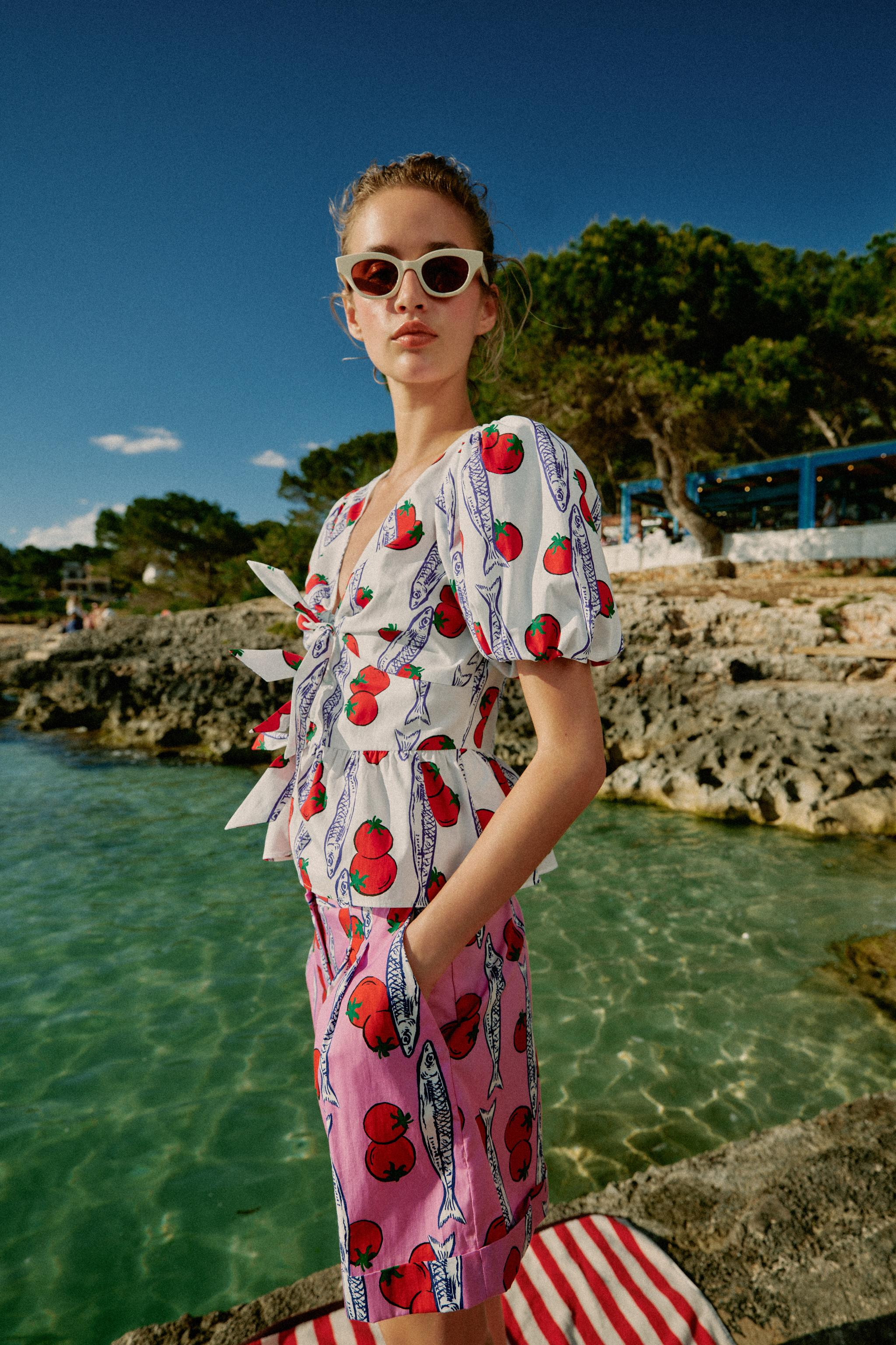 PRINTED PLEATED SHORTS | Zara US