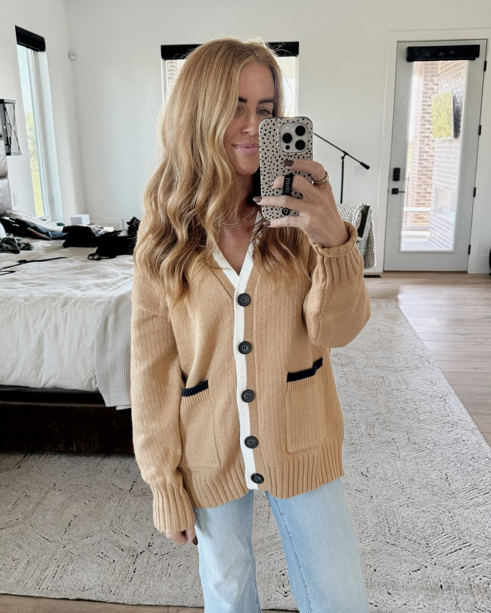 Too early for cardigans? Maybeeee, but I couldn’t pass up this one! Wearing my true size, it’s meant to be oversized which I love! @walmartfashion