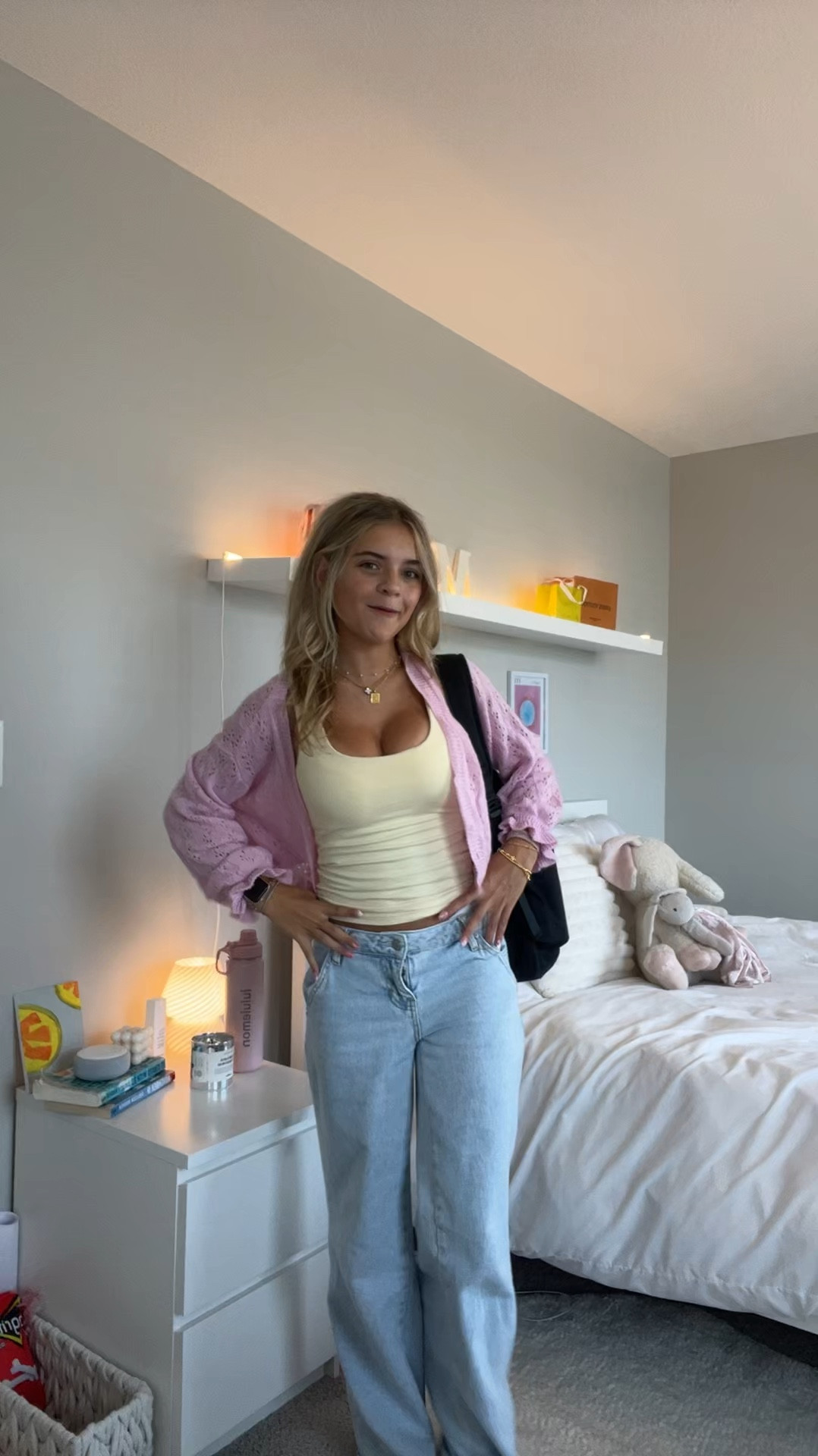 1st:

tank: white fox (XS)
jeans: pacsun (24)
cardigan: princess polly (XS/S)

2:

hoodie: dandy worldwide (M)
shorts: amazon (S)

3:

top: white fox (XS)
jeans: pacsun (24)

4:

tank: garage (XS)
sweatshirt: AE (S)
pants: princess polly (2)

5: 

tank: PUMIEY (XS)
jeans: edikted (XS)