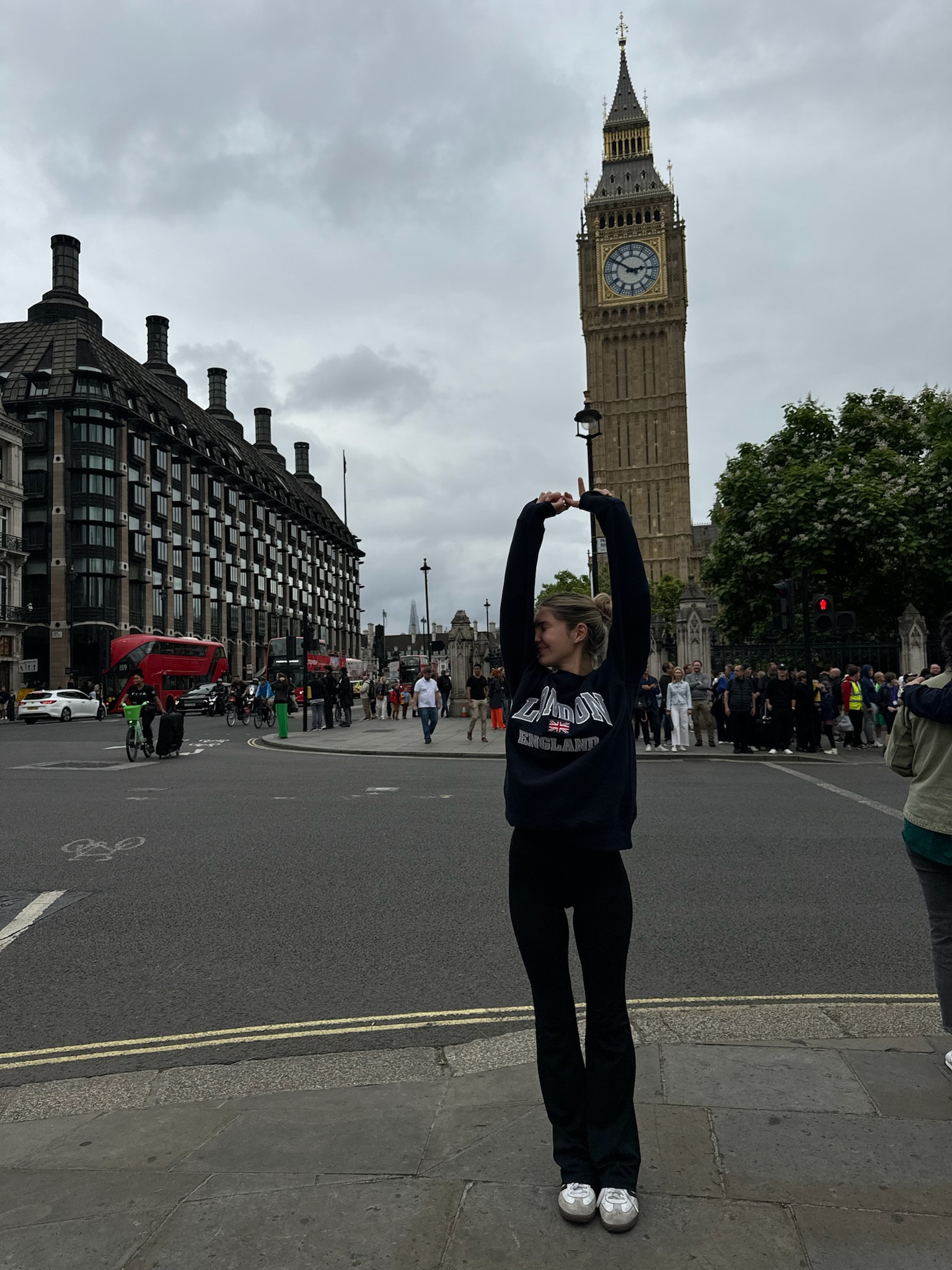 Who said comfy can’t be cute?? These yoga pants are a fave of mine! 

Comfy cute outfit - travel outfits - loungewear - yogas pants - activewear - London sweatshirt 

#LTKSeasonal #LTKStyleTip