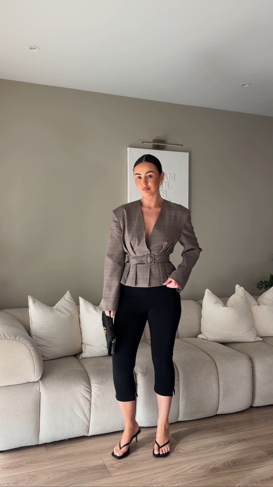 I wear a size 8 in the blazer and S in the leggings 🤎

Capri pants, cinch blazer, spring outfits, date night outfits

#LTKspring #LTKuk #LTKdatenight