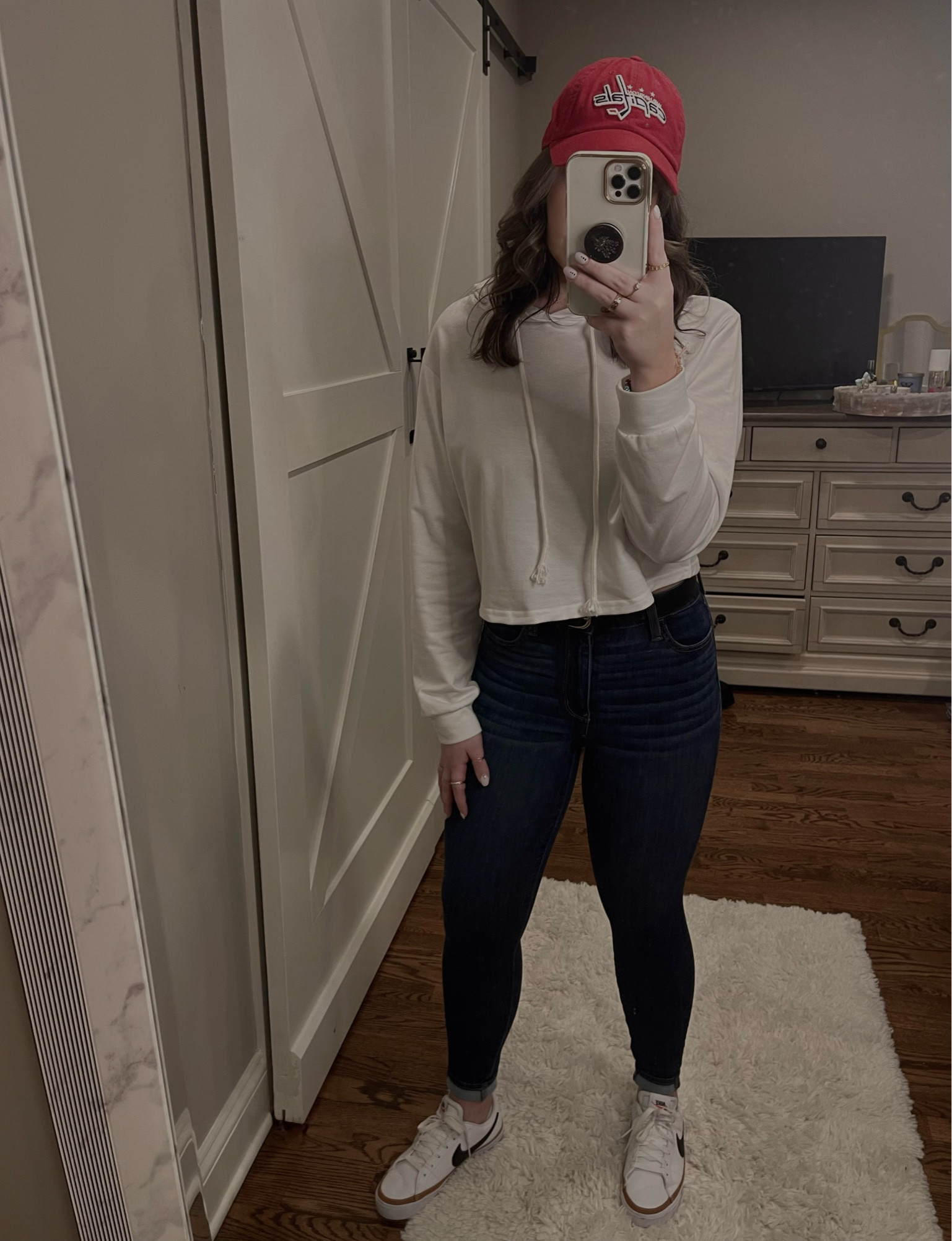 ice hockey outfit idea femme girl woman 
#hockeygameoutfit #femmelesbianoutfit #nikeshoesoutfit #nikewomansshoes #lesbiannikeoutfit #icehockeyoutfit #icehockeygame #whattoweartoahockeygame #fashionideaslesbian #lesbianfashionideas