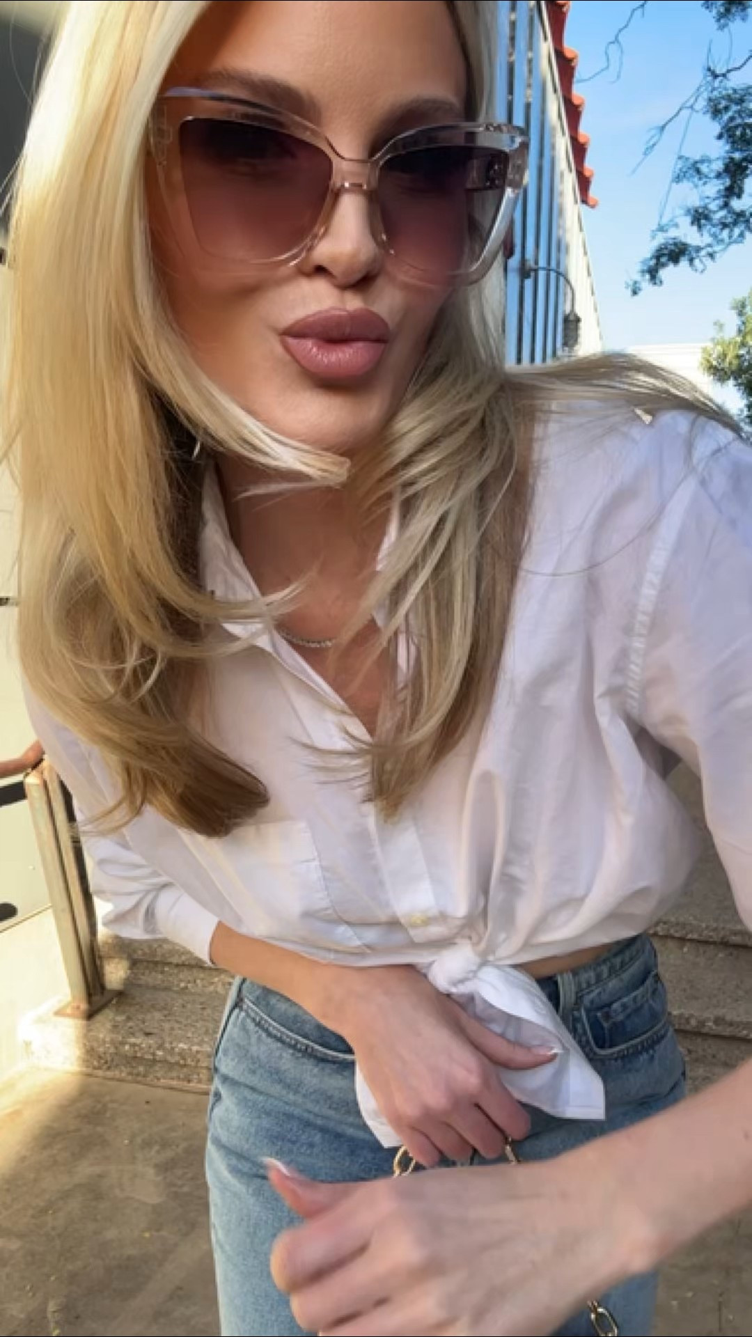 A crisp white button-down, vintage-style denim, and a fun wedge — easy, timeless, and always on repeat 🤍
This is my kind of everyday outfit.

⸻



#OutfitInspo
#CasualChic
#EverydayStyle
#DenimOutfit
#StyleShorts
