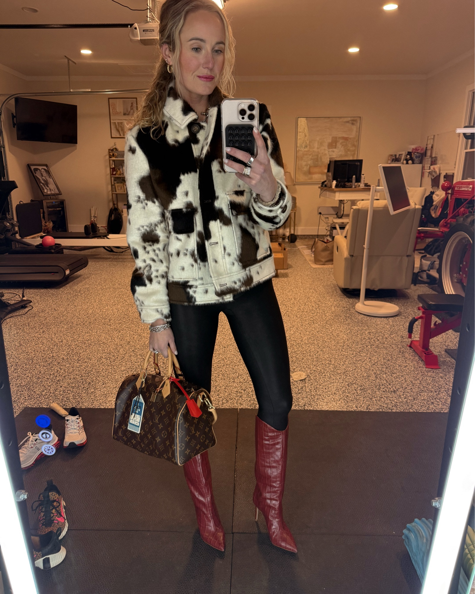 XS In jacket. Small leggings. TTS in boots 🐄 

#LTKdayinmylife #LTKootd