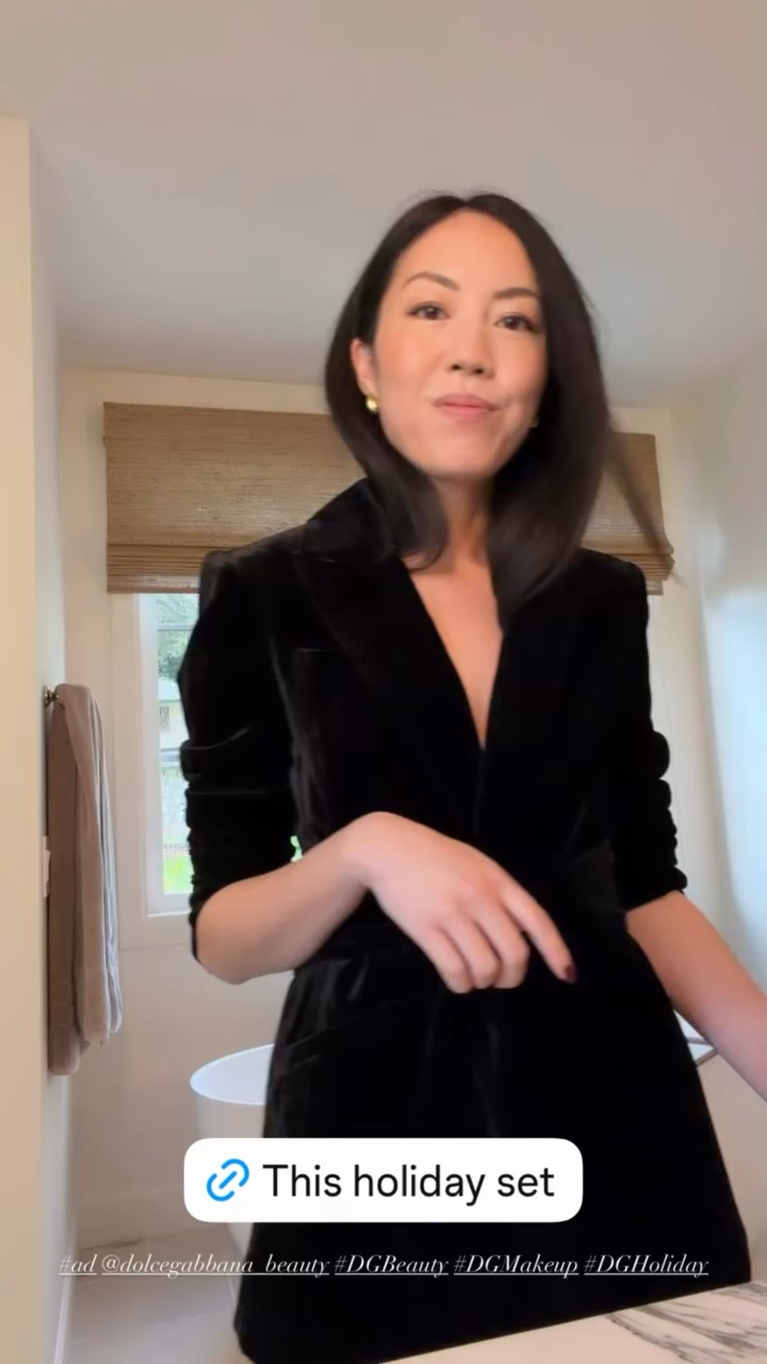 Finishing touches for my holiday look! Was shocked at how quick-dry this nail lacquer *actually* was – I did it just 10 minutes before doing my makeup and didn’t even smudge or chip it while getting ready! 

#ad @dolcegabbana_beauty #DGBeauty #DGMakeup #DGHoliday #cleanbeauty
#holidaylook

#LTKootd #LTKgrwm #LTKHoliday