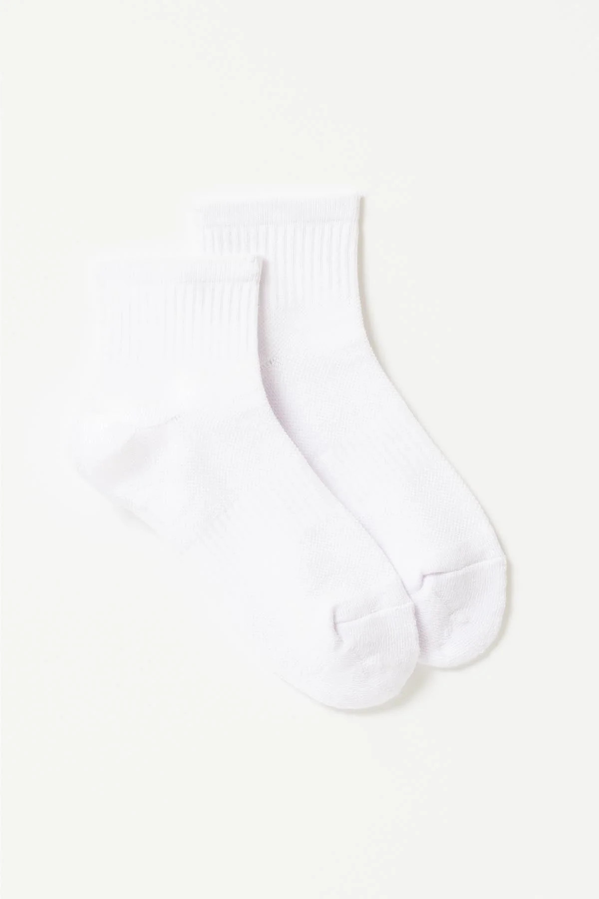 White Quarter Crew Sock (3) | Girlfriend Collective