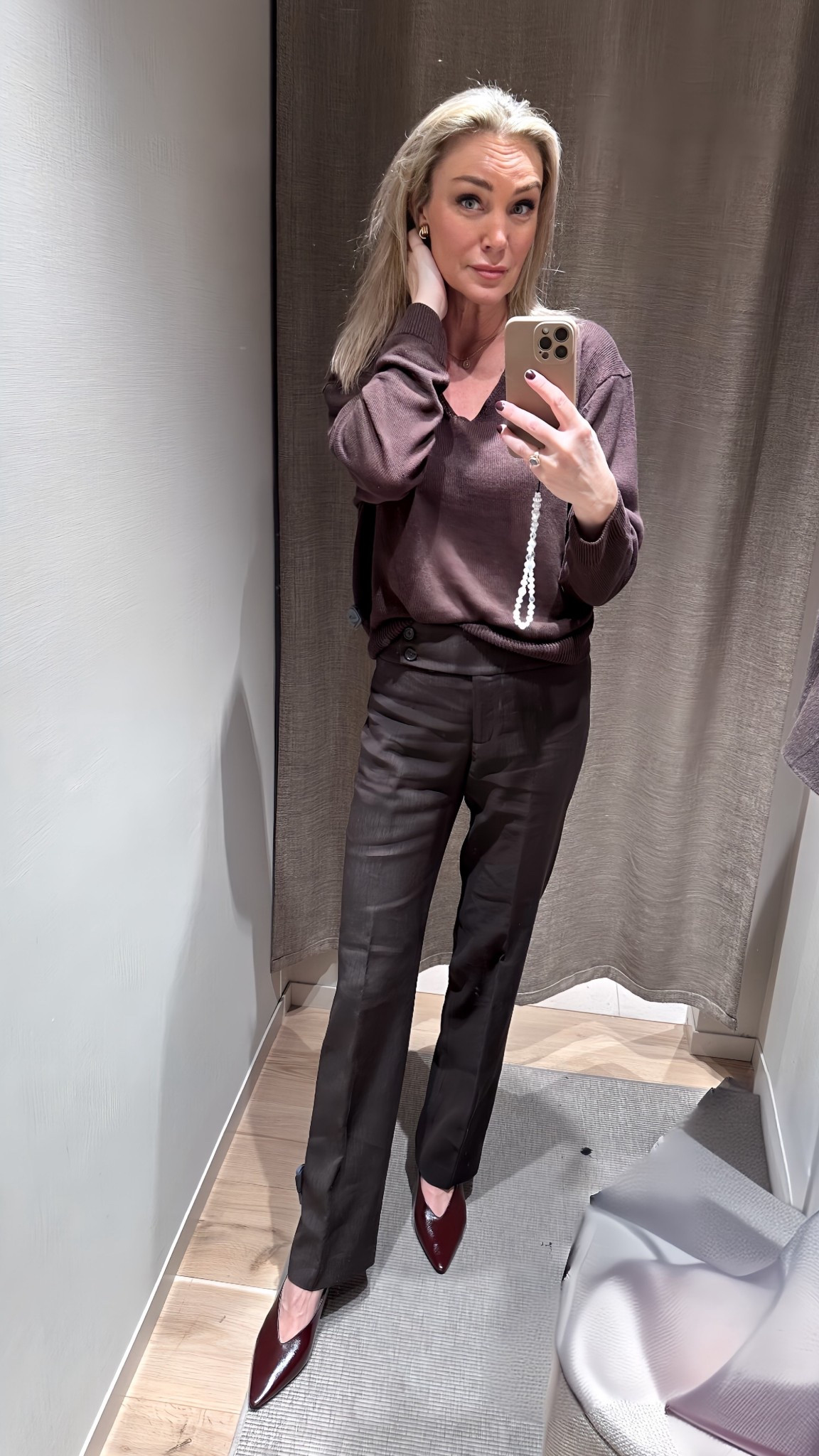 Brown for the win in Massimo Dutti, Chelsea 

#LTKstyletip #LTKuk