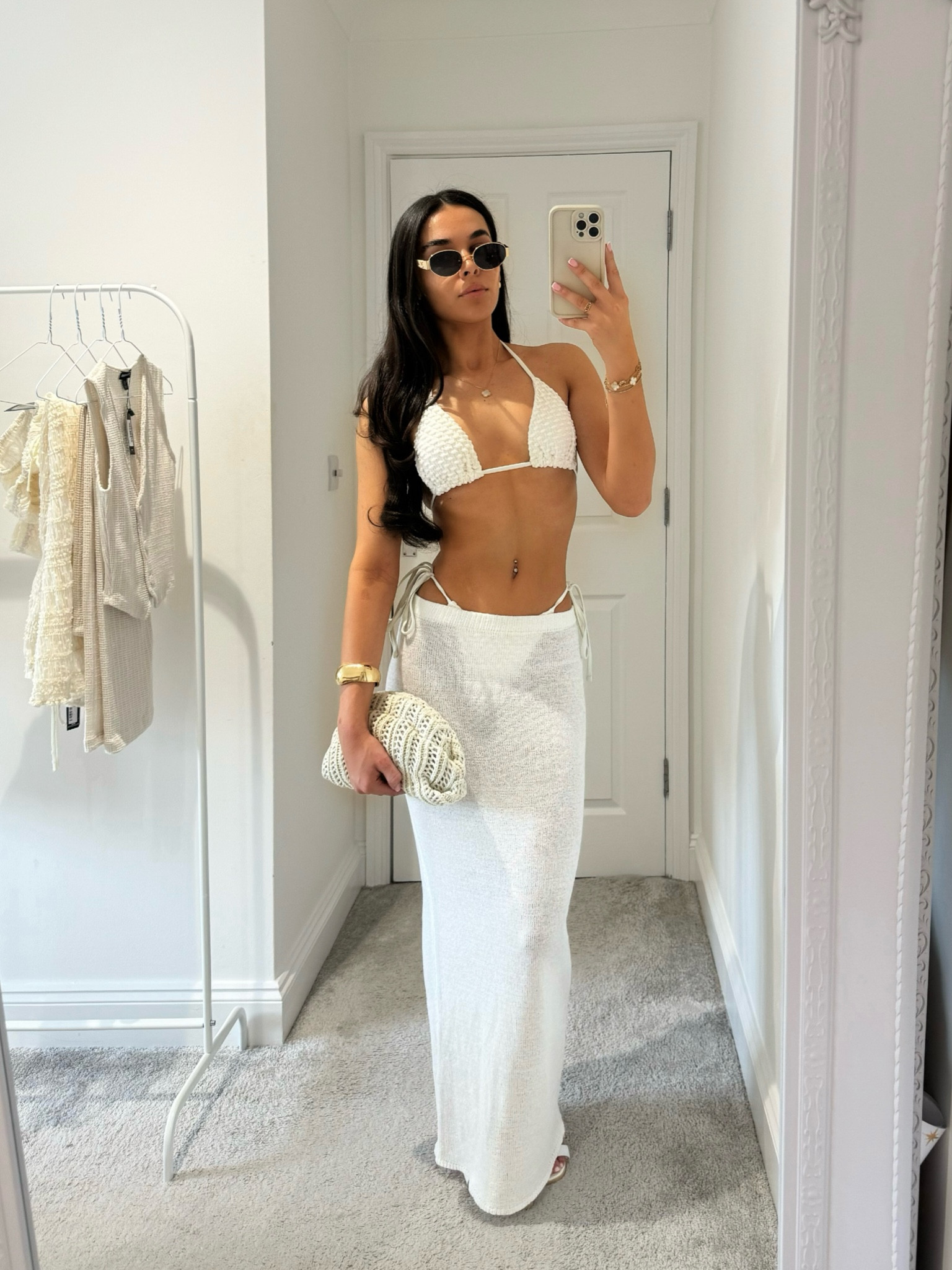 Simple beach club outfit…☁️I feel like we all stress for our girls holiday outfits but we don’t need to!! A simple outfit styled right and something you feel comfortable in is still just as good as that expensive outfit you have been looking at👗
