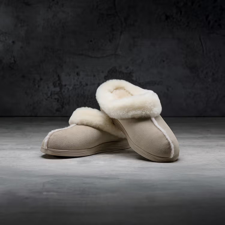 Women's Signature Slipper | LUXOME